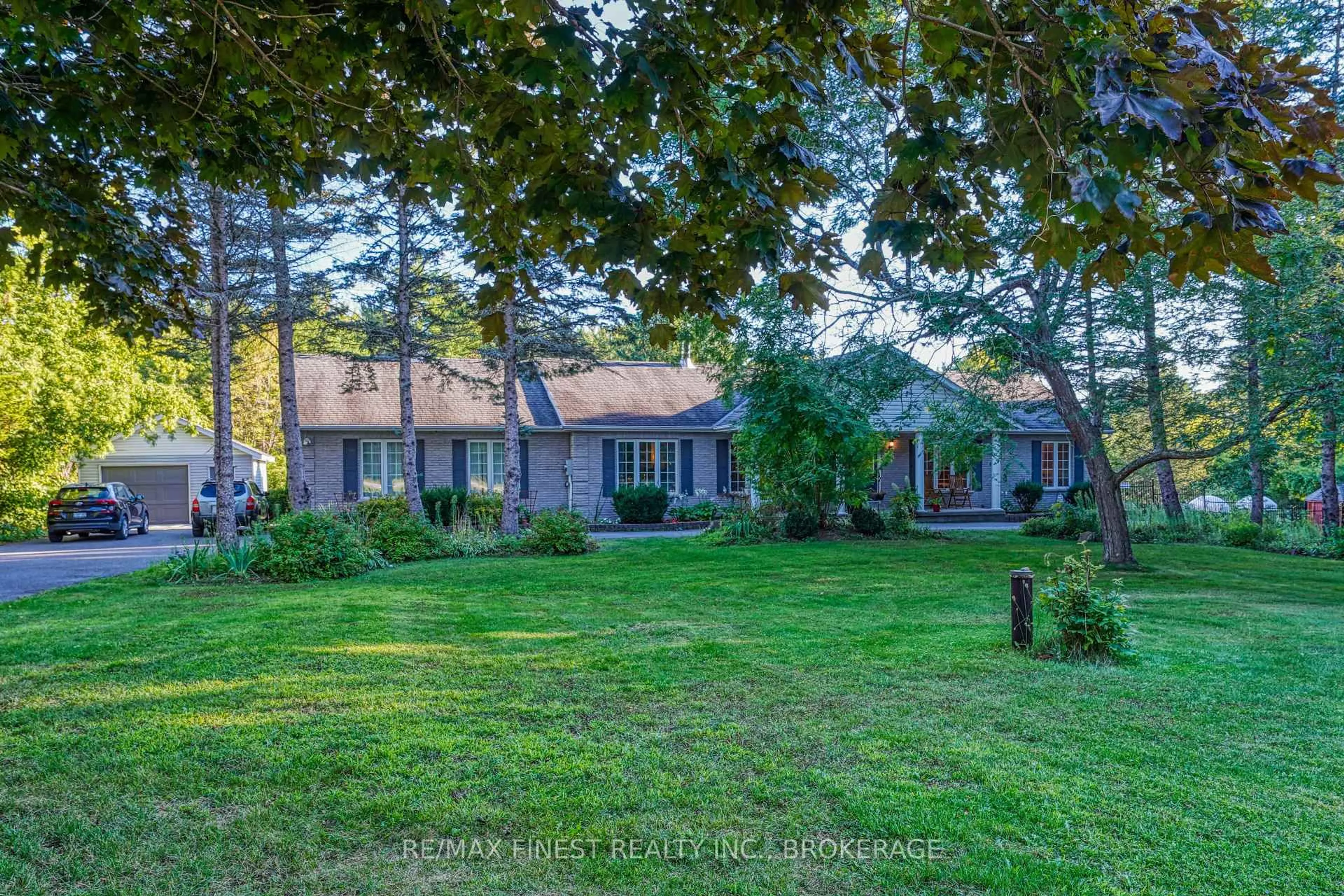 A pic from outside/outdoor area/front of a property/back of a property/a pic from drone, unknown for 112 Reynolds Rd, Leeds and the Thousand Islands Ontario K0E 1L0