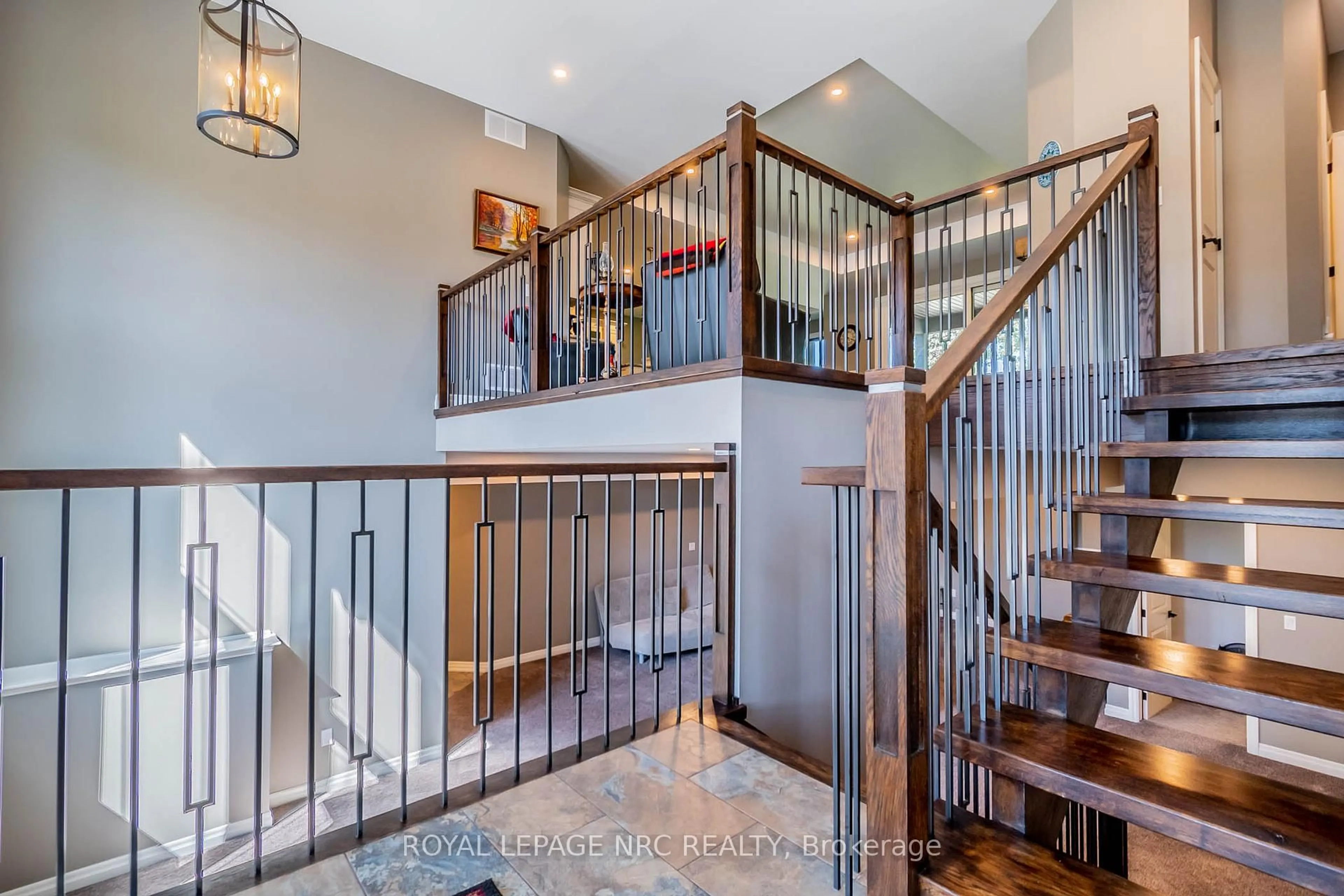 Stairs for 713 Clarence St, Port Colborne Ontario L3K 6B8