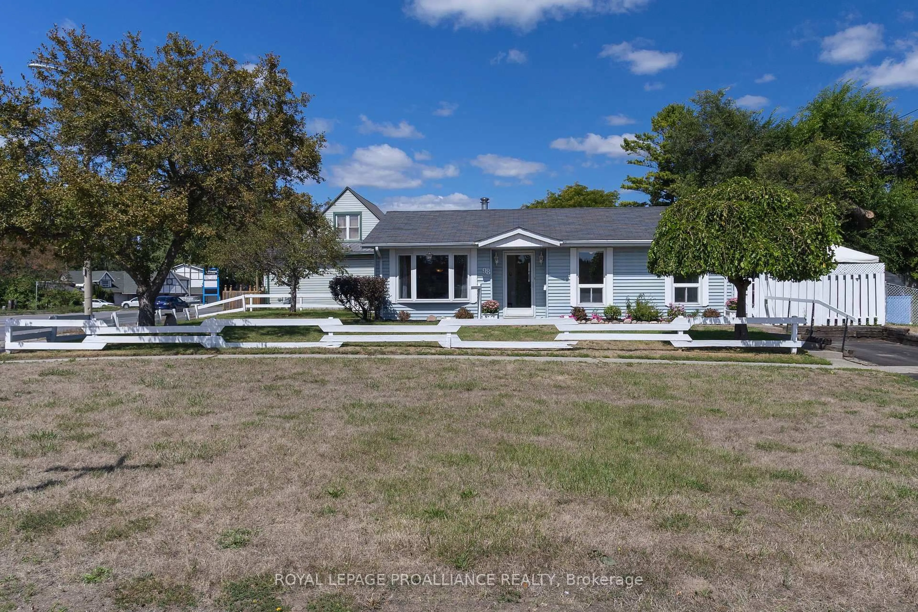A pic from outside/outdoor area/front of a property/back of a property/a pic from drone, street for 98 East Davis St, Quinte West Ontario K8V 6H4