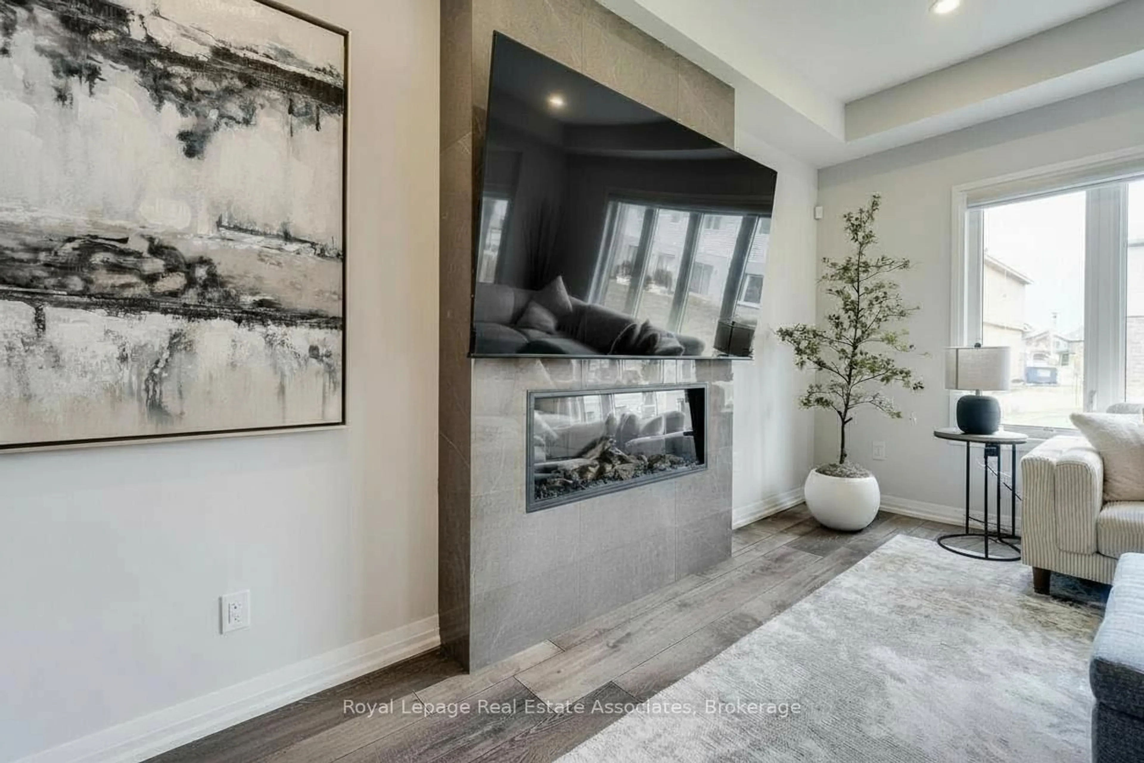 Home theater for 87 Acacia Rd, Pelham Ontario L0S 1E1