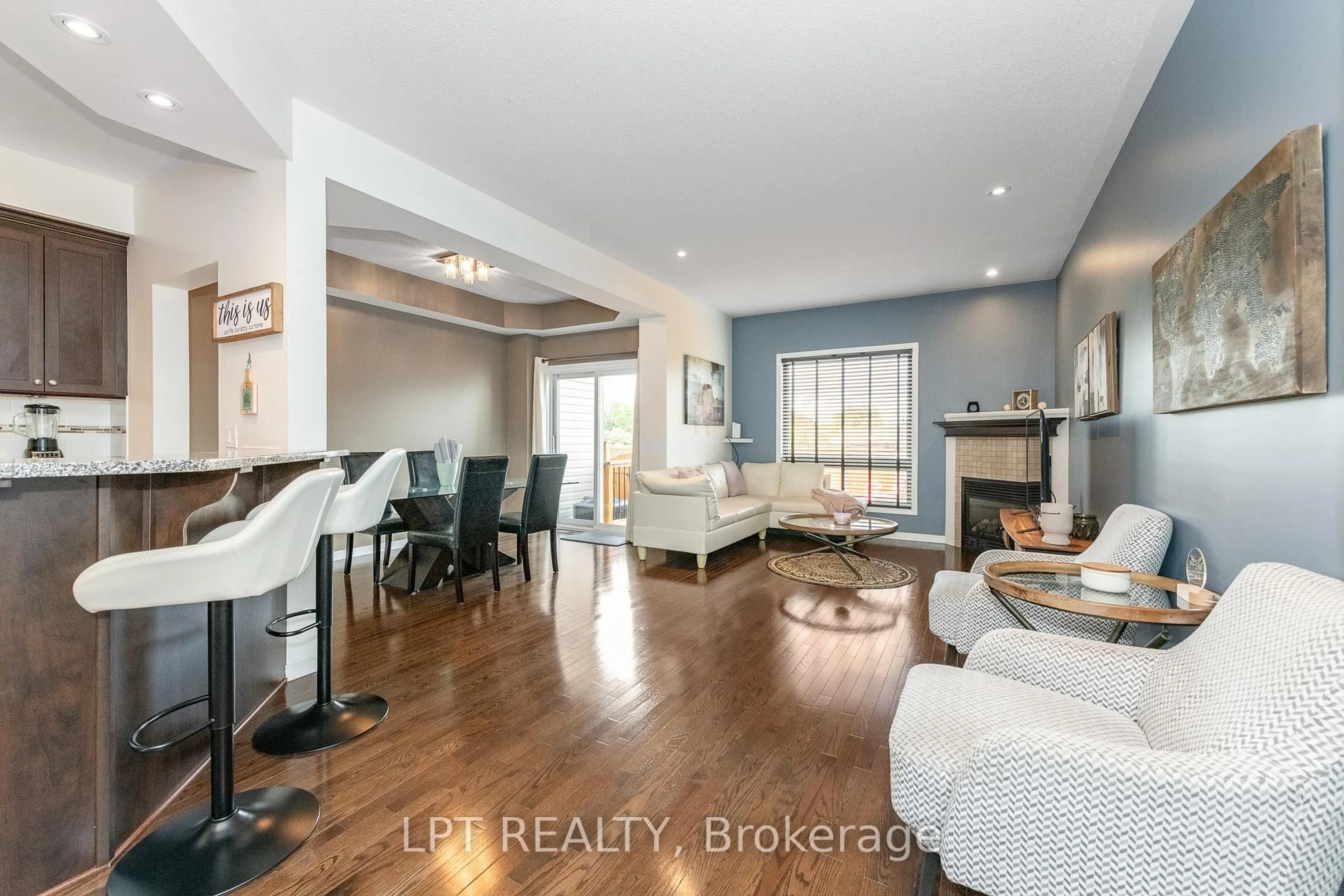 Unknown for 950 Torovin Private, Ottawa Ontario K1B 0A7