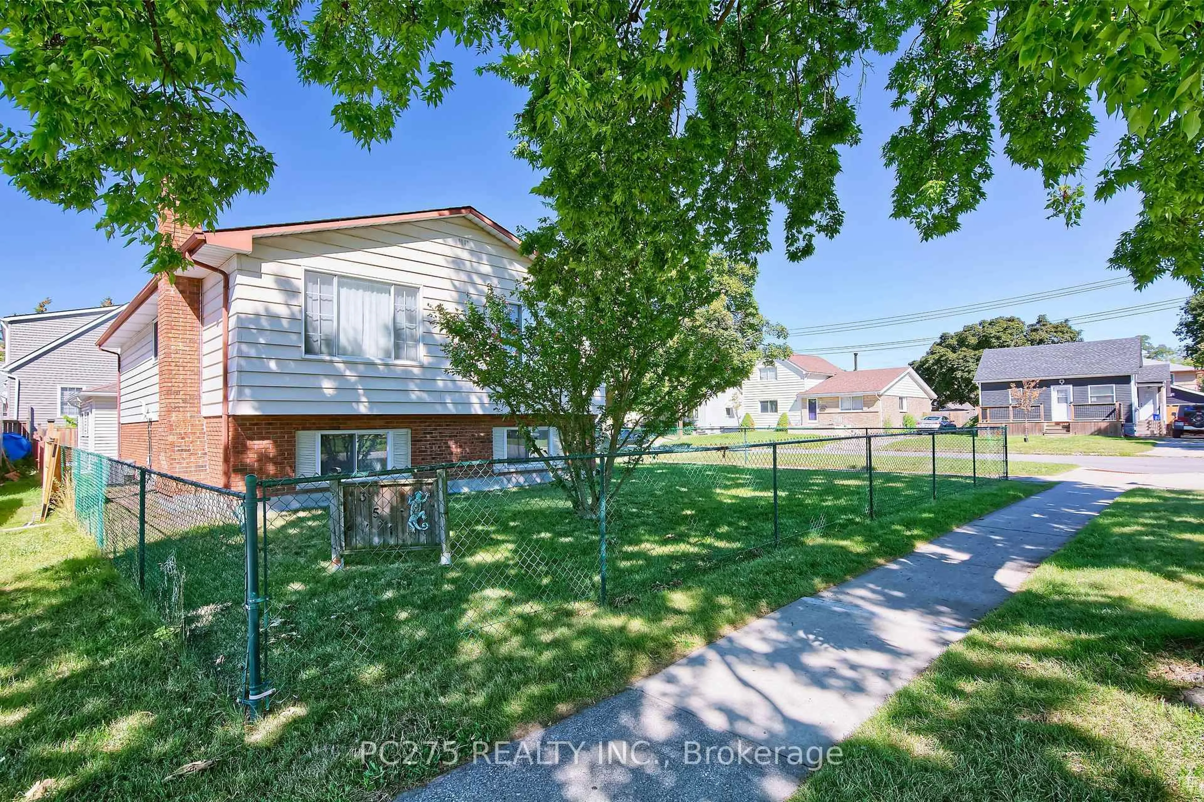 A pic from outside/outdoor area/front of a property/back of a property/a pic from drone, street for 351 Mitton St, Sarnia Ontario N7T 6J6