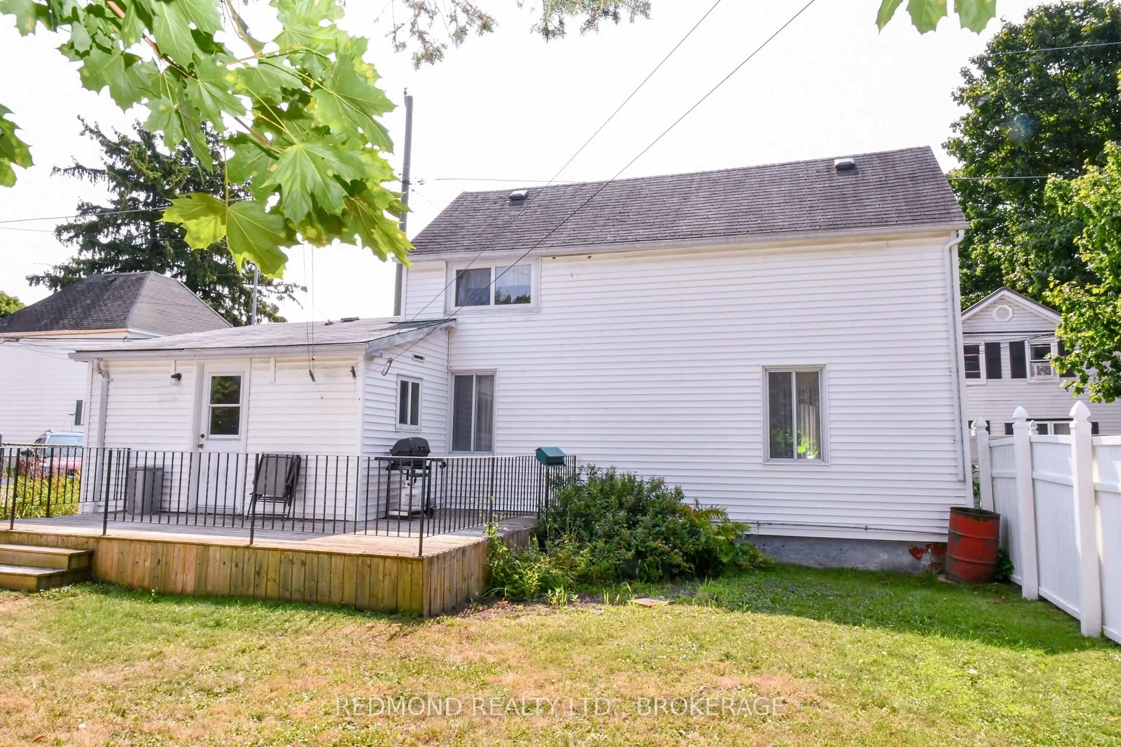 Unknown for 176 North Ally, Gananoque Ontario K7G 1T8