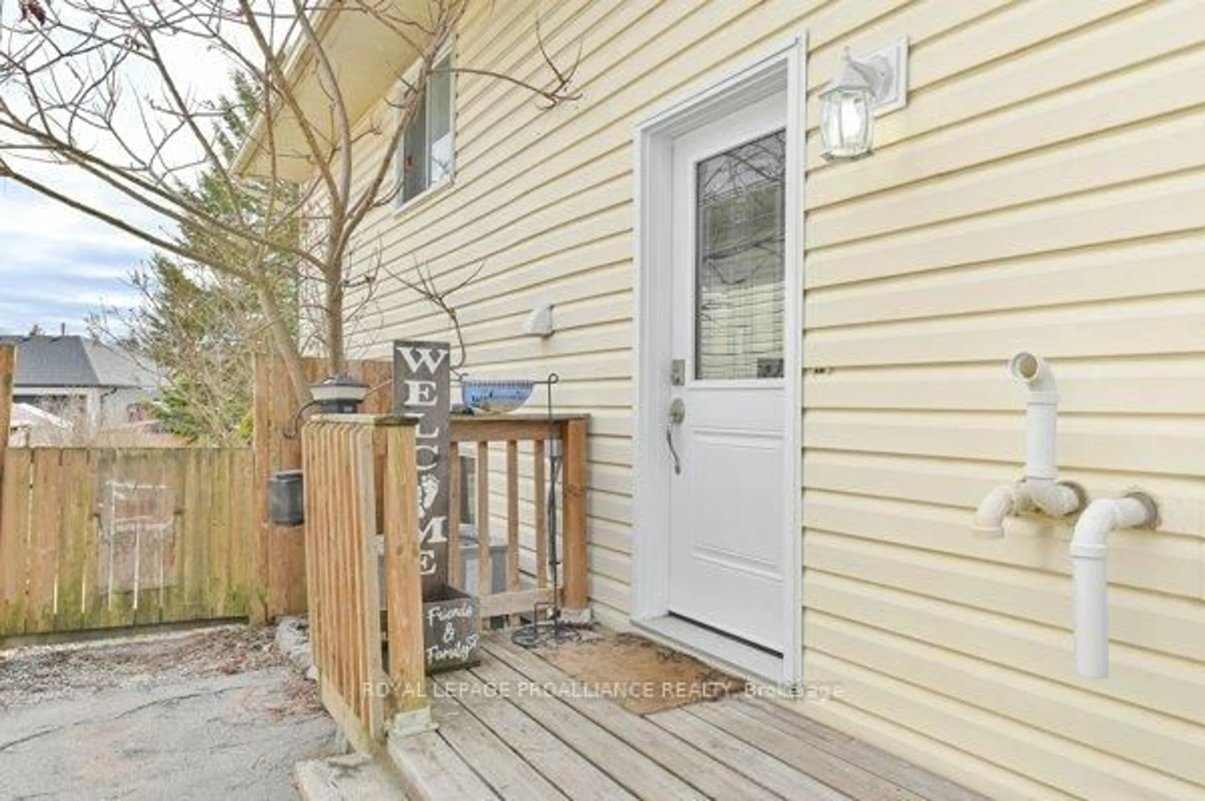 Patio, street for 162 Prince Edward St #B, Brighton Ontario K0K 1H0