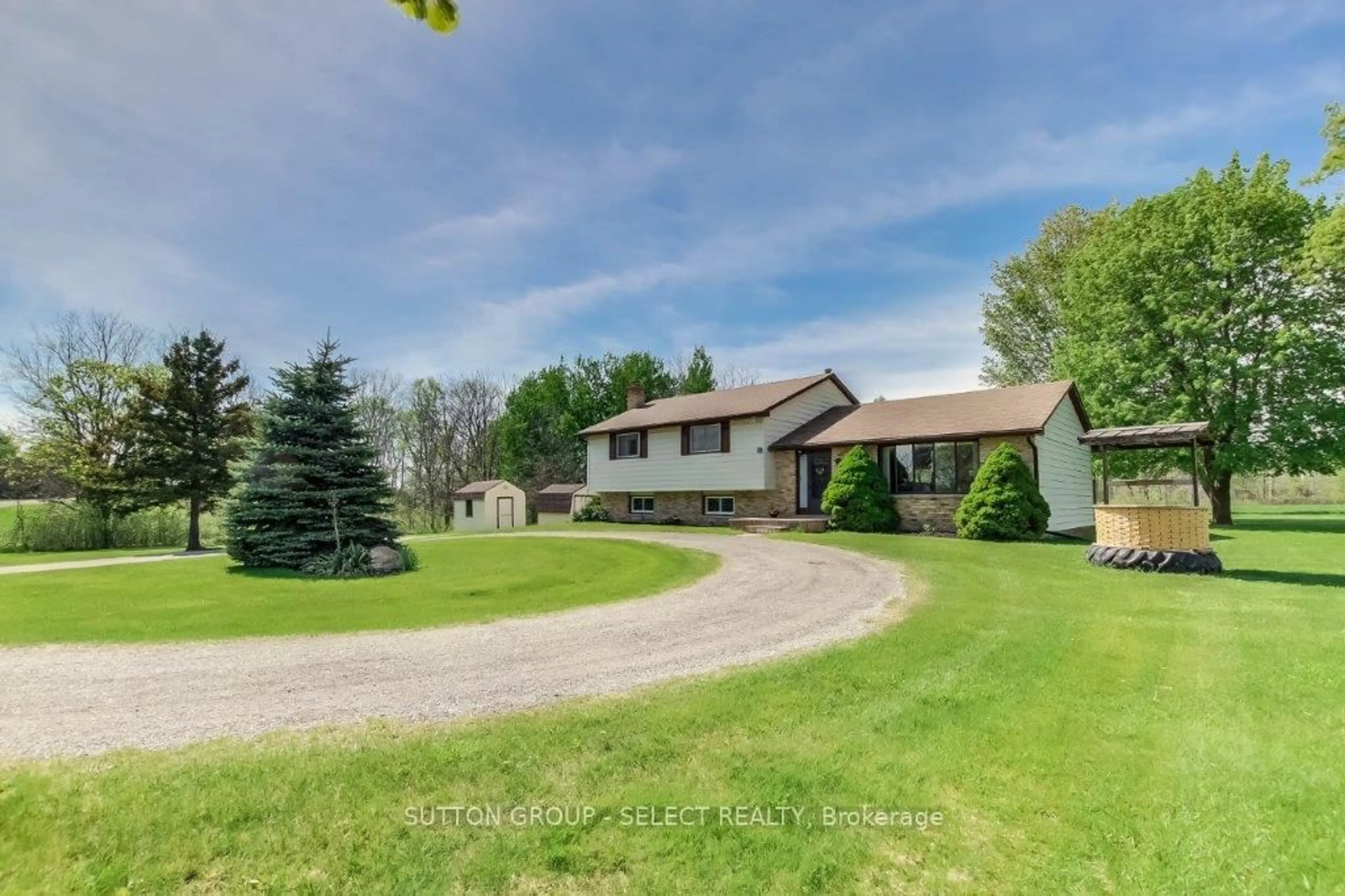 A pic from outside/outdoor area/front of a property/back of a property/a pic from drone, unknown for 17750 WYTON Dr, Thames Centre Ontario N0M 2P0