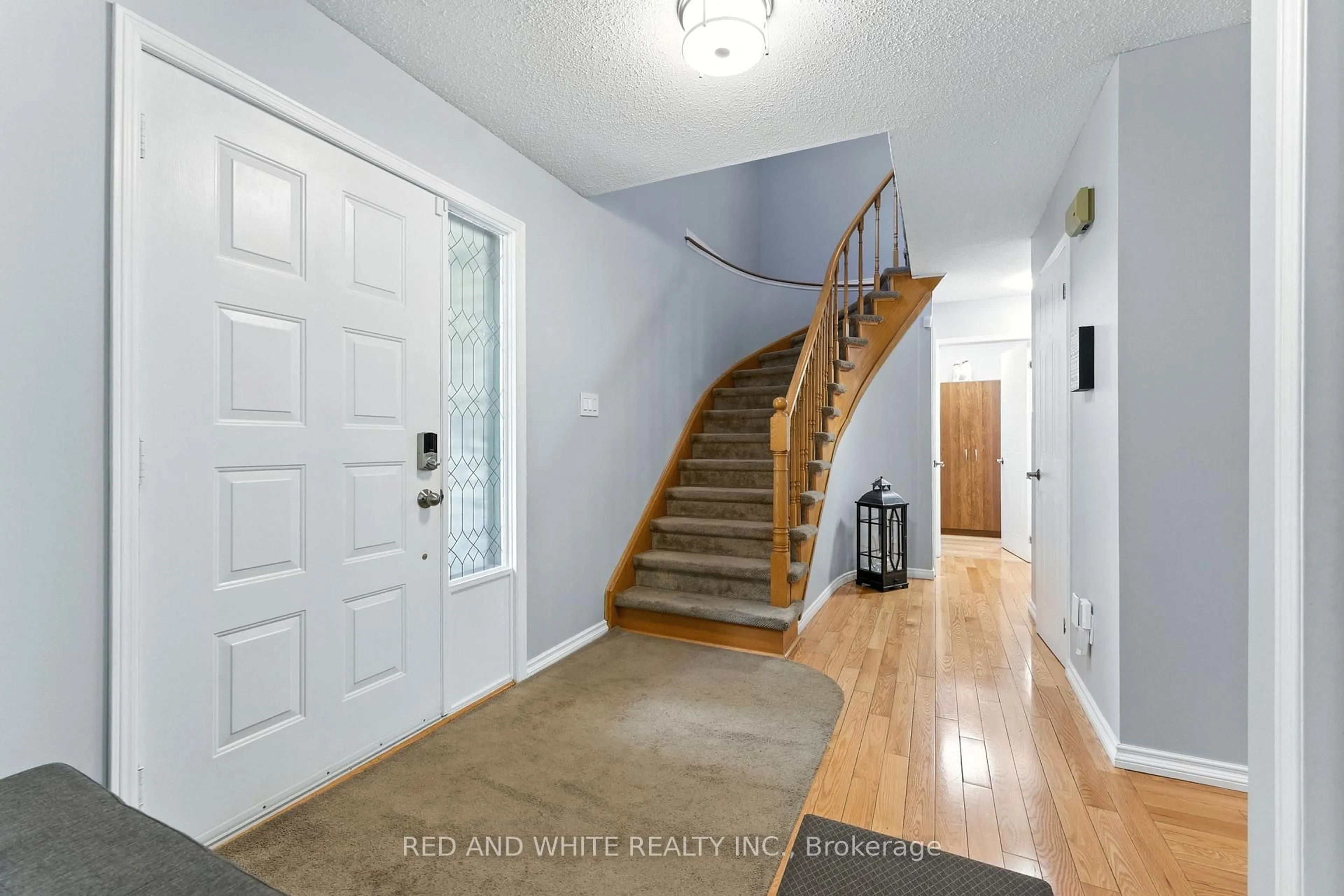 Indoor entryway for 139 Chipman St, Cambridge Ontario N3C 3R3