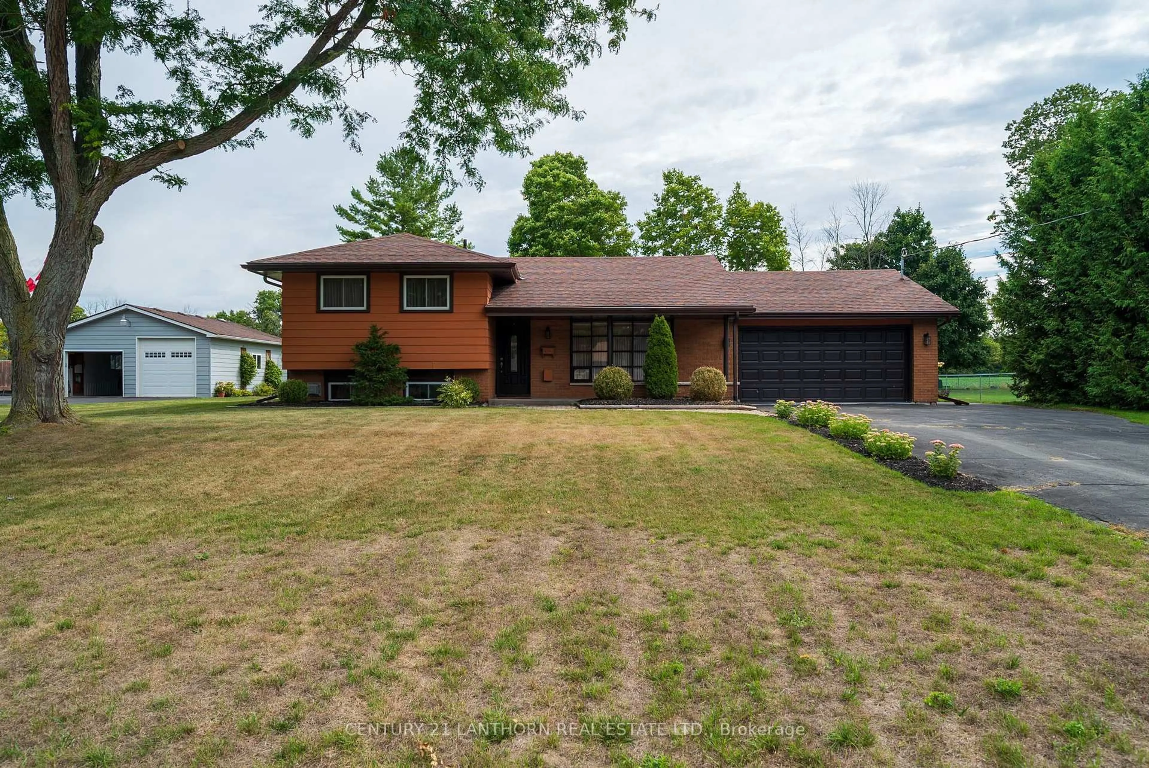 Home with brick exterior material, water/lake/river/ocean view for 308 Catalina Dr, Quinte West Ontario K8R 1C7