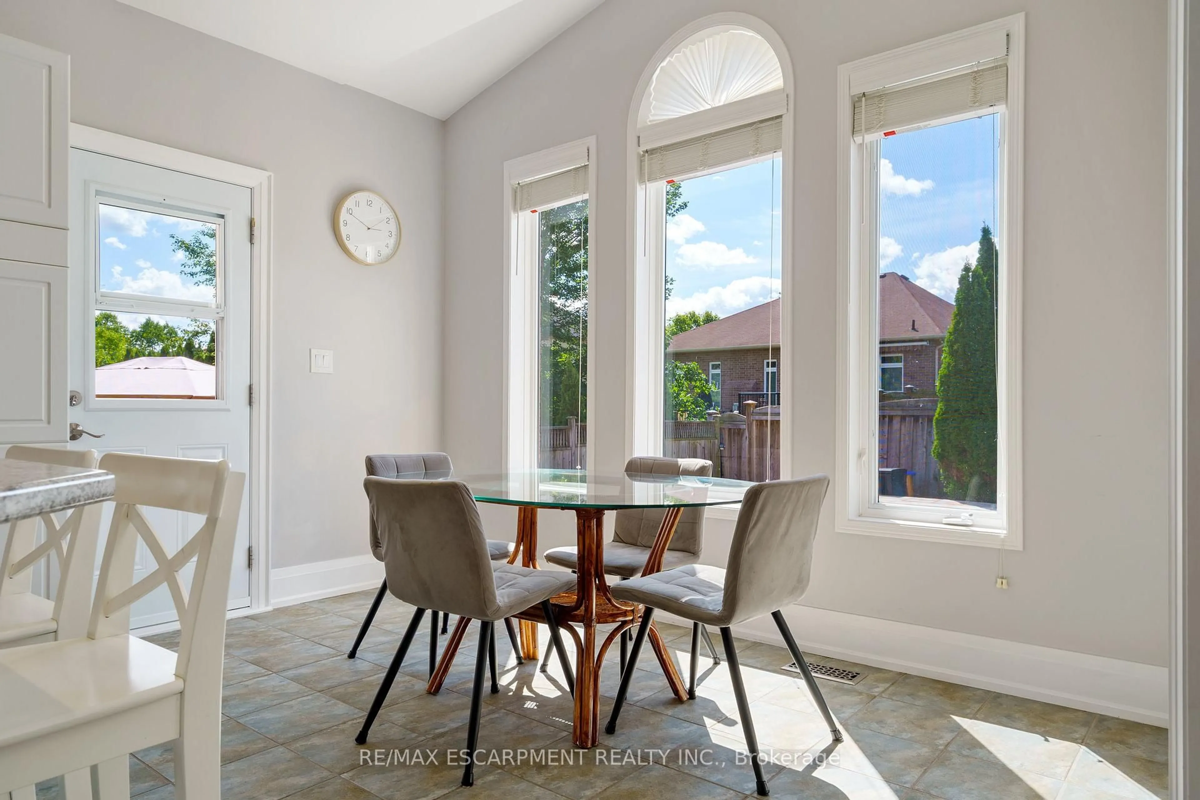 Dining room, unknown for 104 Davidson Blvd, Hamilton Ontario L9H 7M4