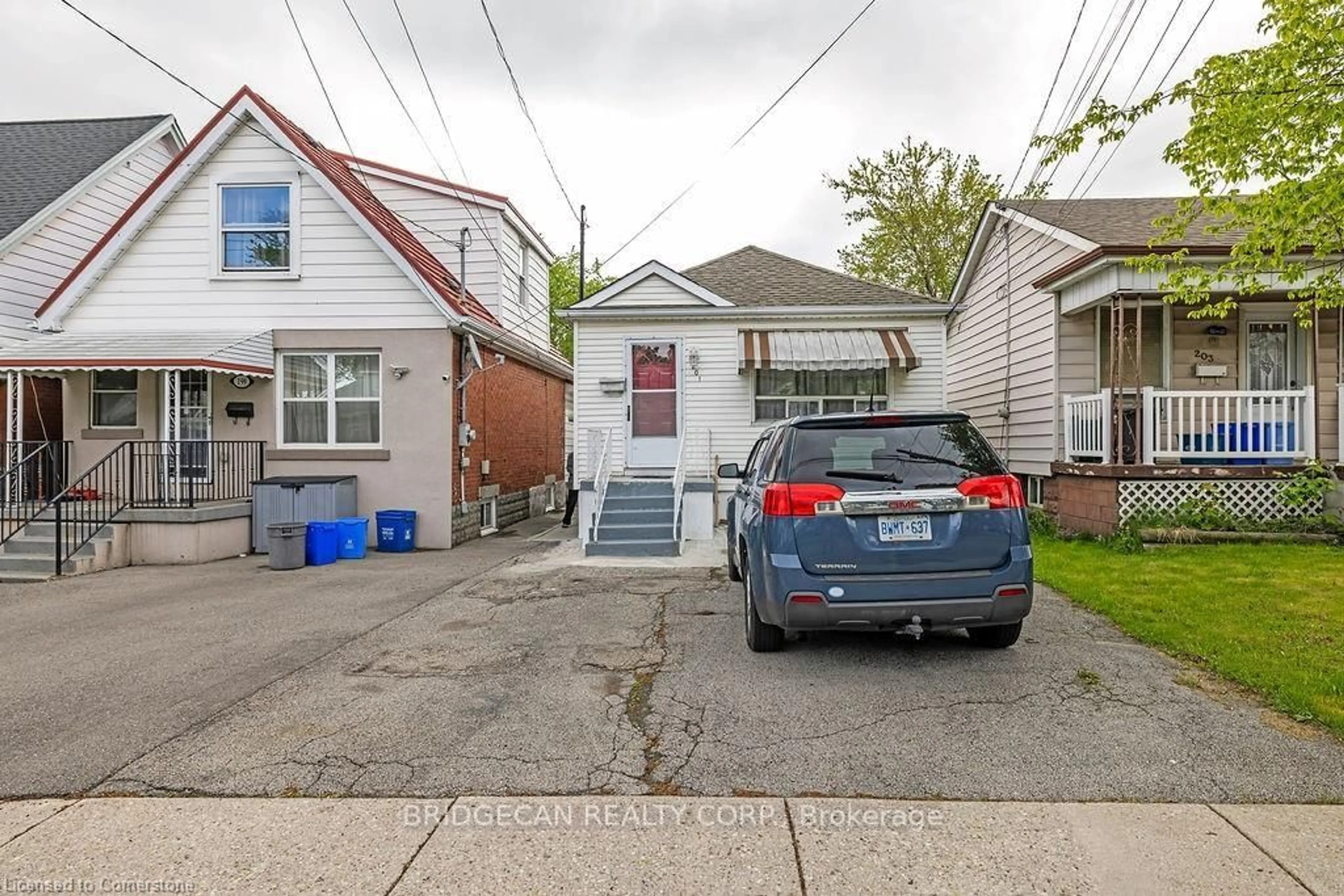 Unknown for 201 East 23rd St, Hamilton Ontario L8V 2X2
