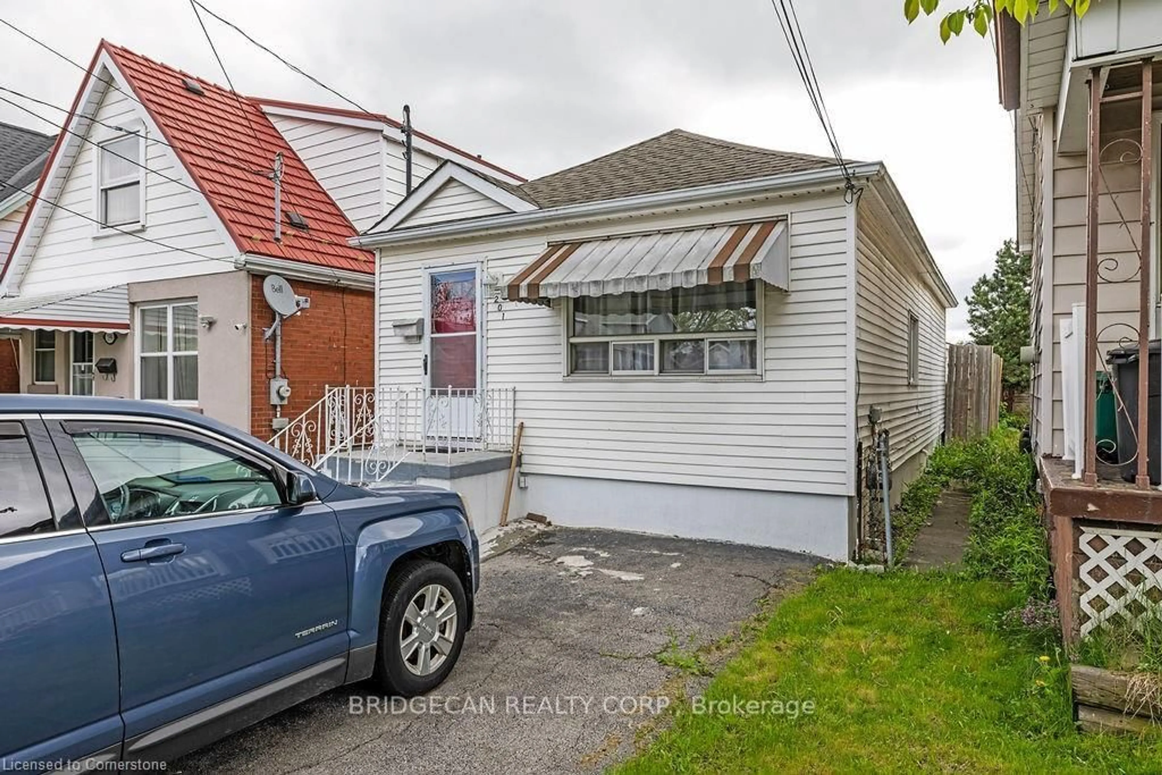 Unknown for 201 East 23rd St, Hamilton Ontario L8V 2X2