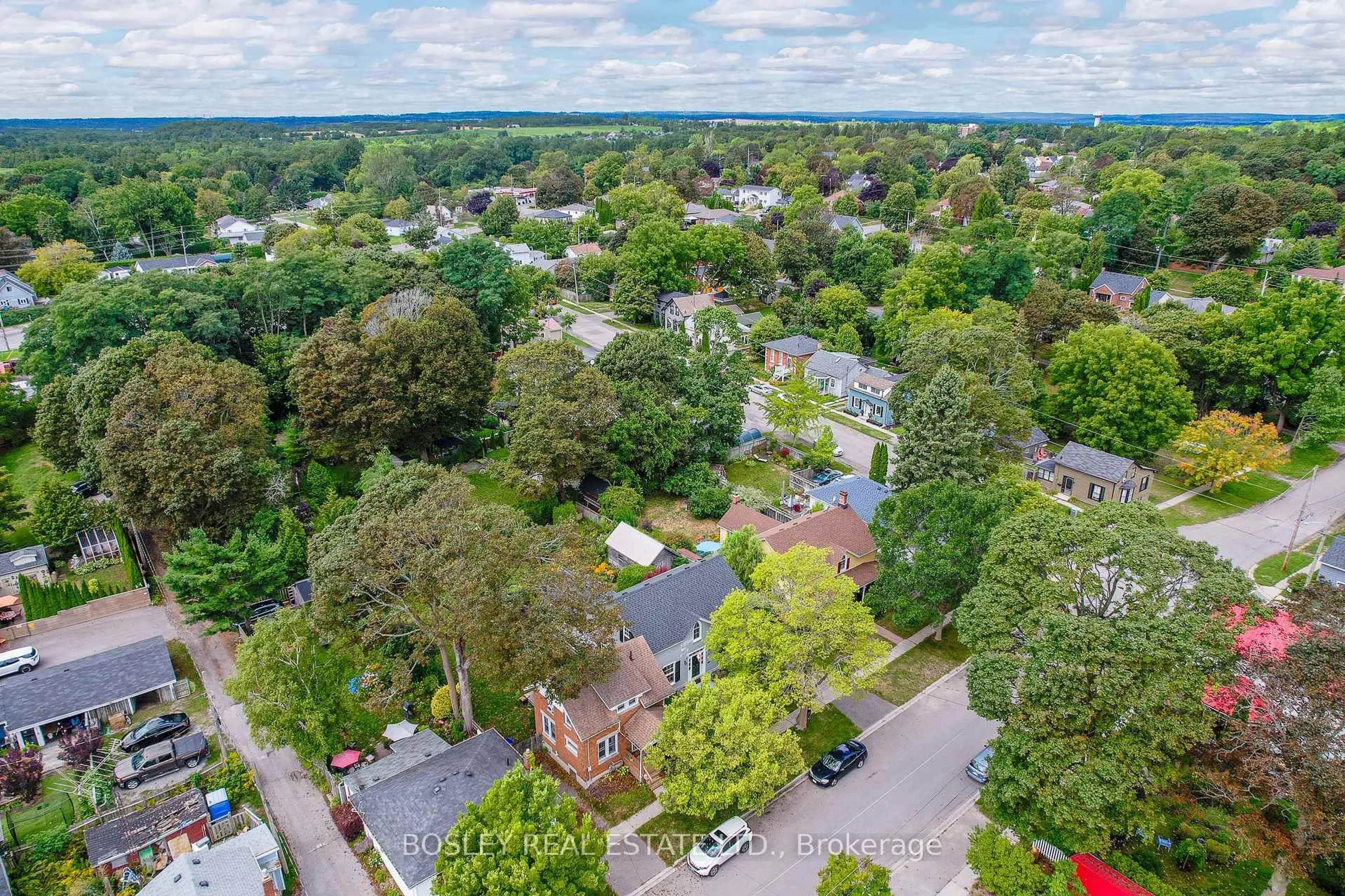 A pic from outside/outdoor area/front of a property/back of a property/a pic from drone, city buildings view from balcony for 22 Bramley St, Port Hope Ontario L1A 3K8