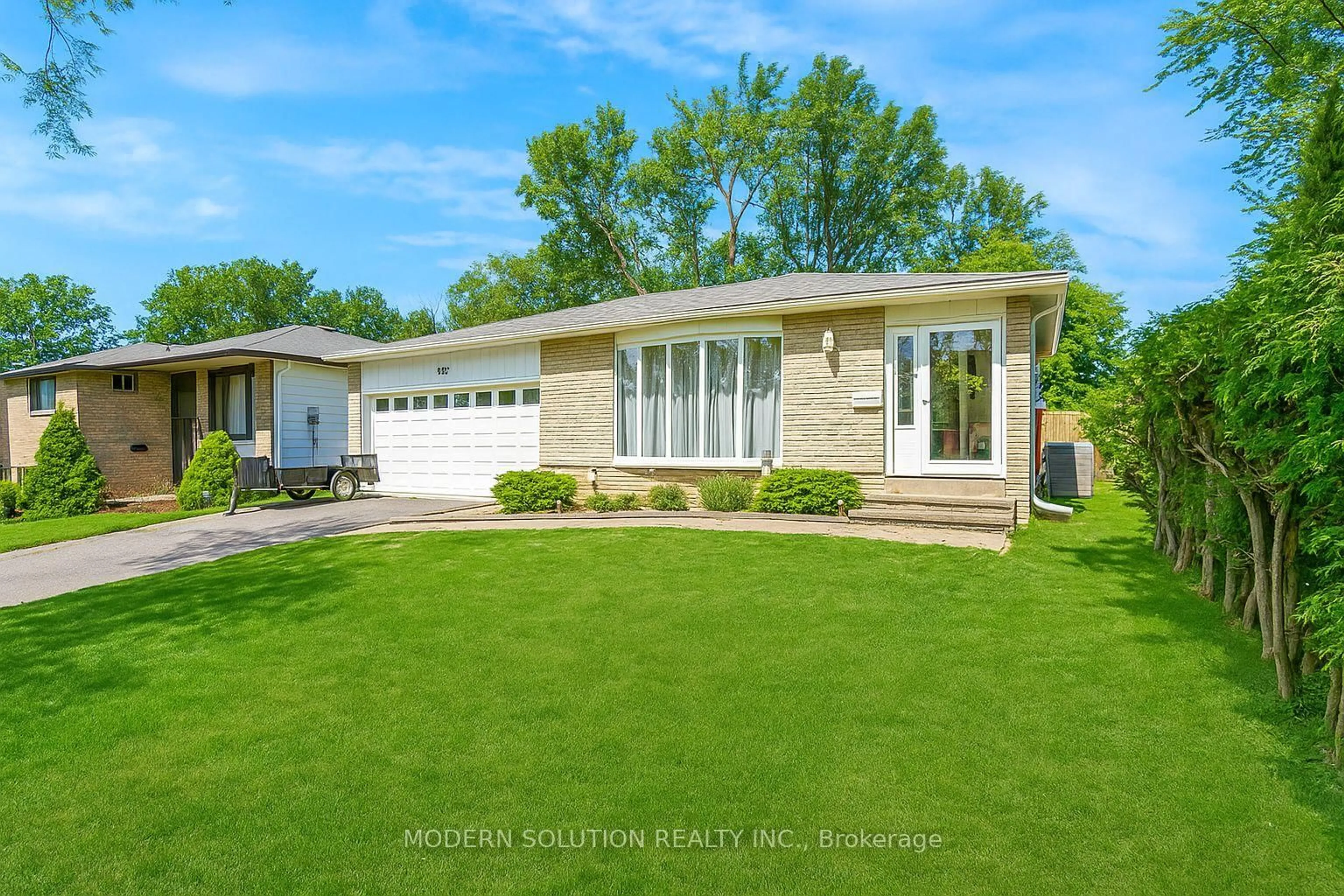 Home with vinyl exterior material, street for 36 Hillcrest Ave, Brantford Ontario N3T 5X8