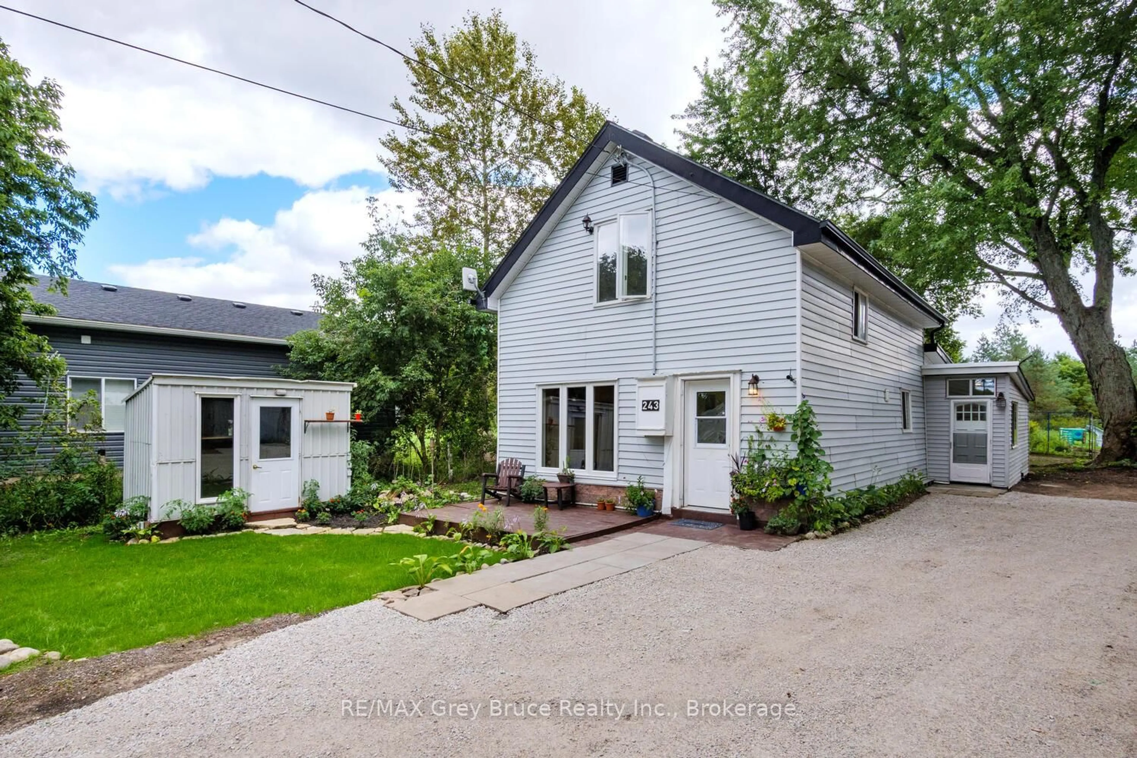 Unknown for 243 Queen St, South Bruce Peninsula Ontario N0H 1P0