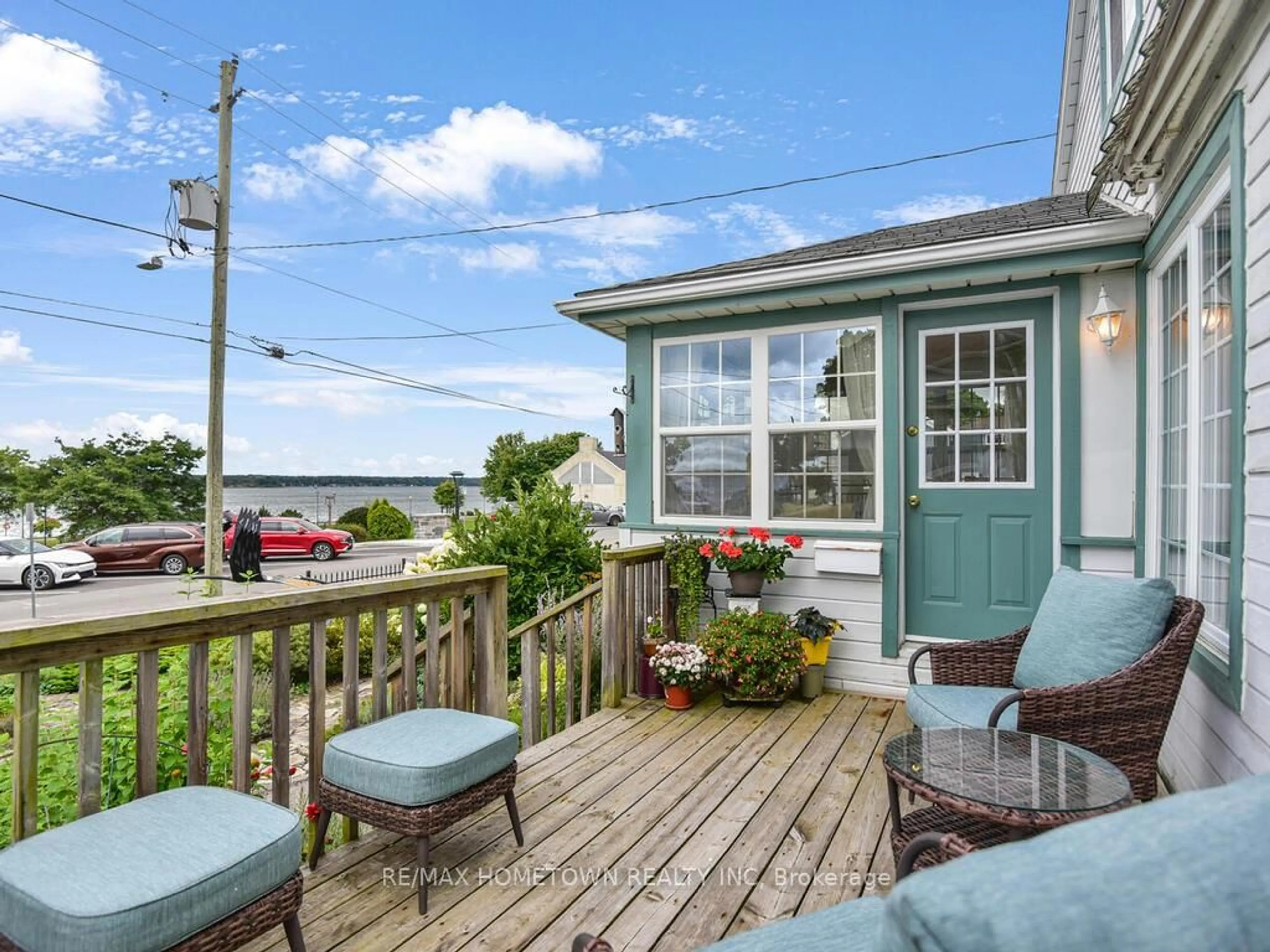Patio, water/lake/river/ocean view for 92 WATER St, Brockville Ontario K6V 1A5