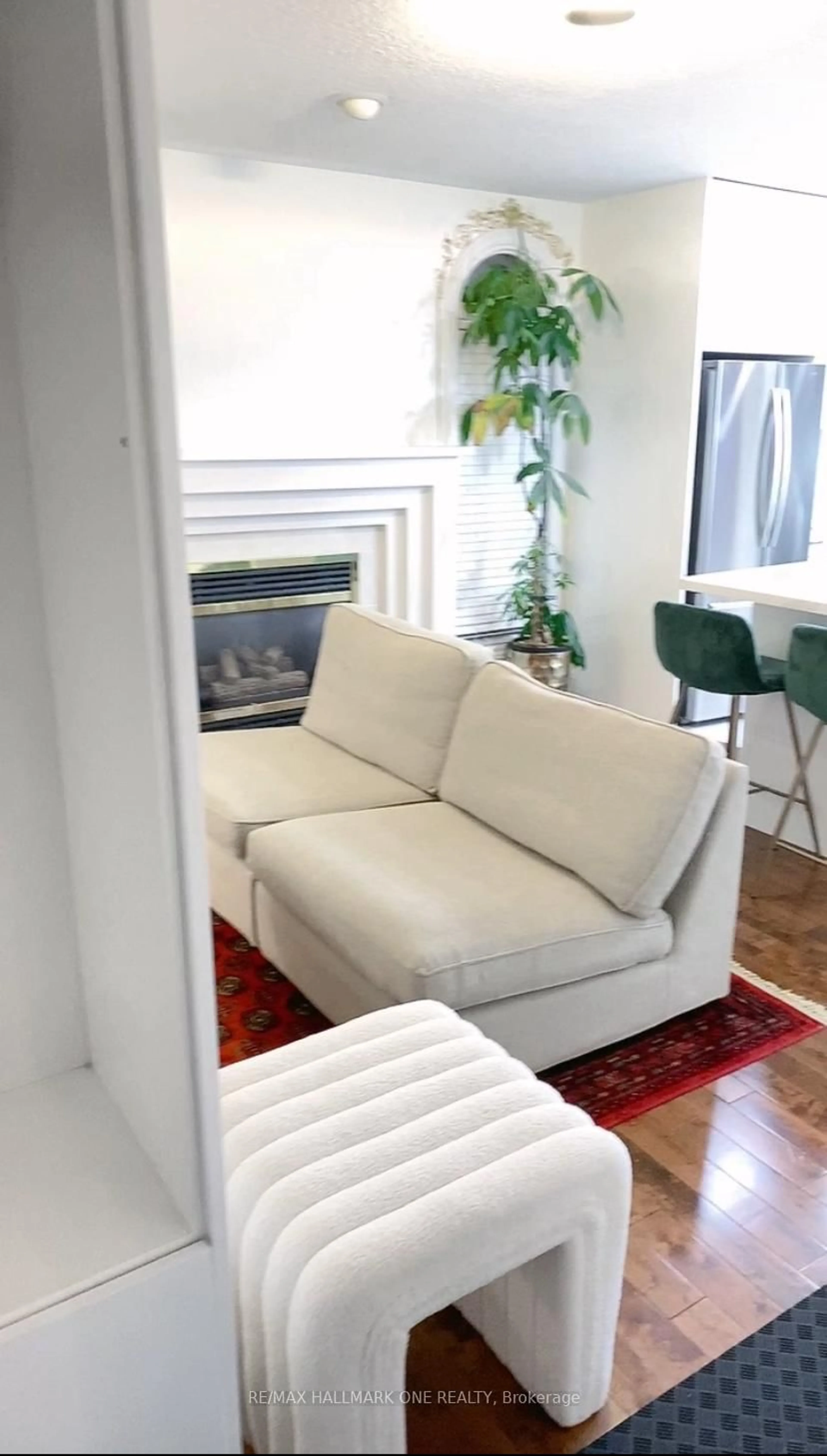 Living room with furniture, unknown for 335 AMBLESIDE Dr, London North Ontario N6G 4Y2