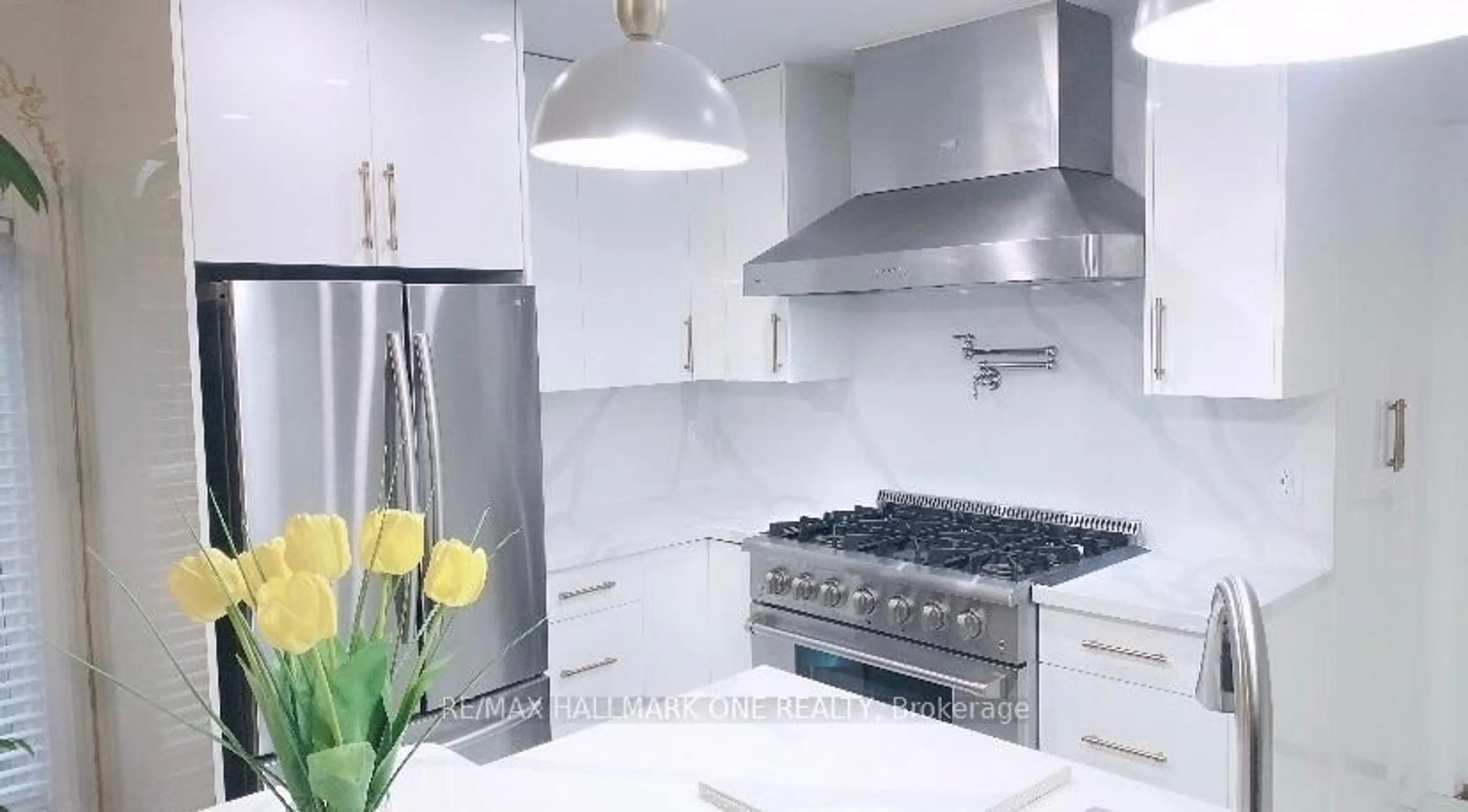 Contemporary kitchen, ceramic/tile floor for 335 AMBLESIDE Dr, London North Ontario N6G 4Y2