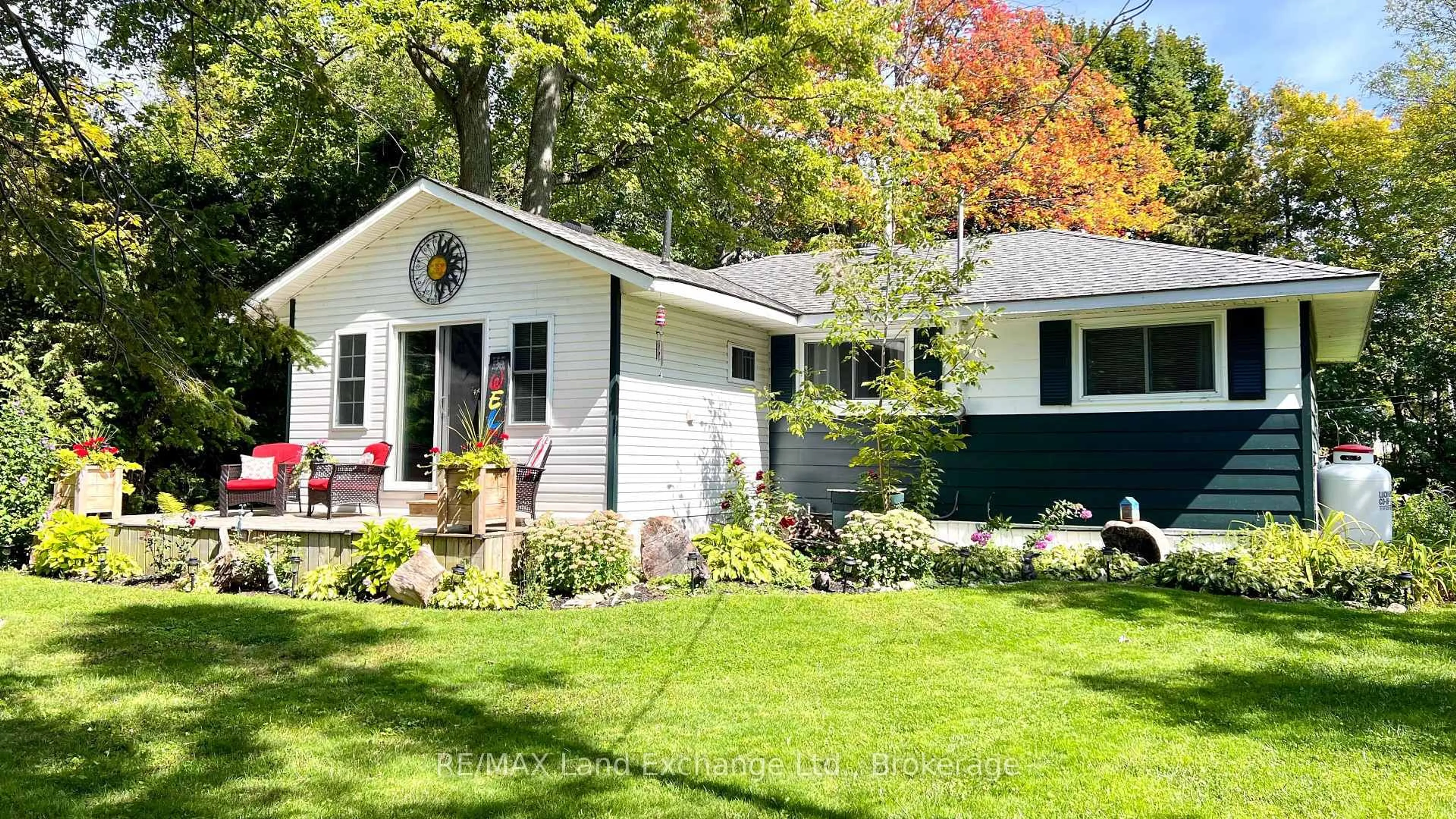 Home with vinyl exterior material, street for 702 Yosacha Pl, Huron-Kinloss Ontario N2Z 2X3