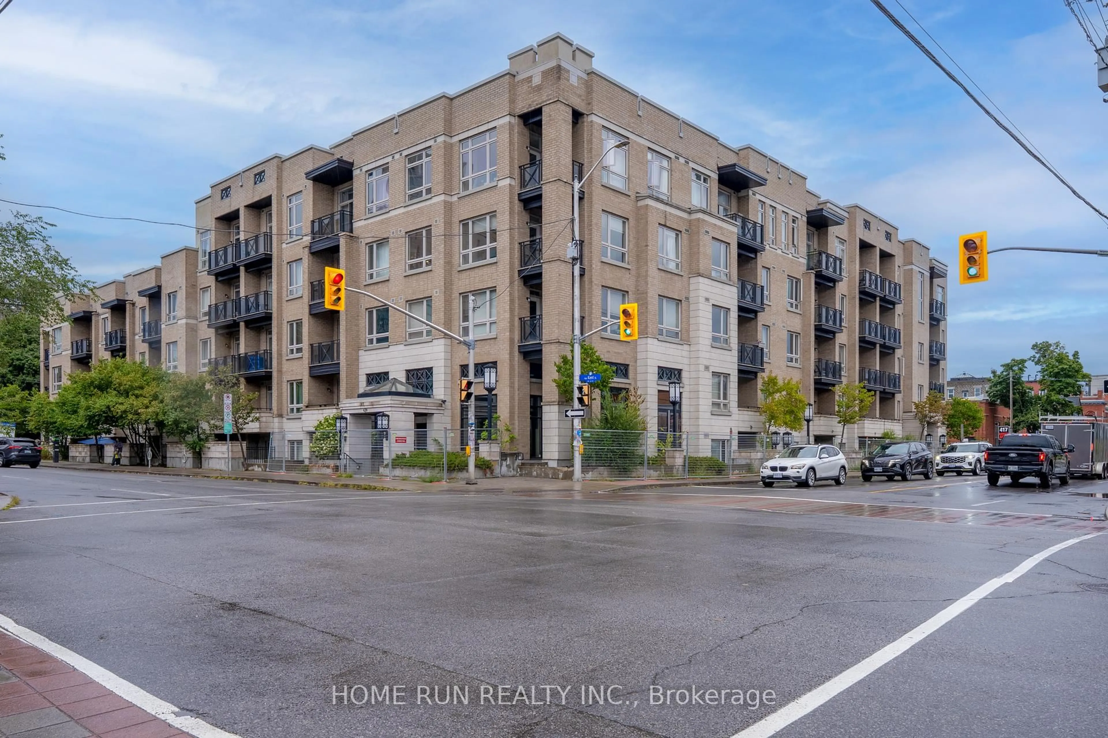 Unknown for 429 Kent St #210, Ottawa Ontario K2P 1B5