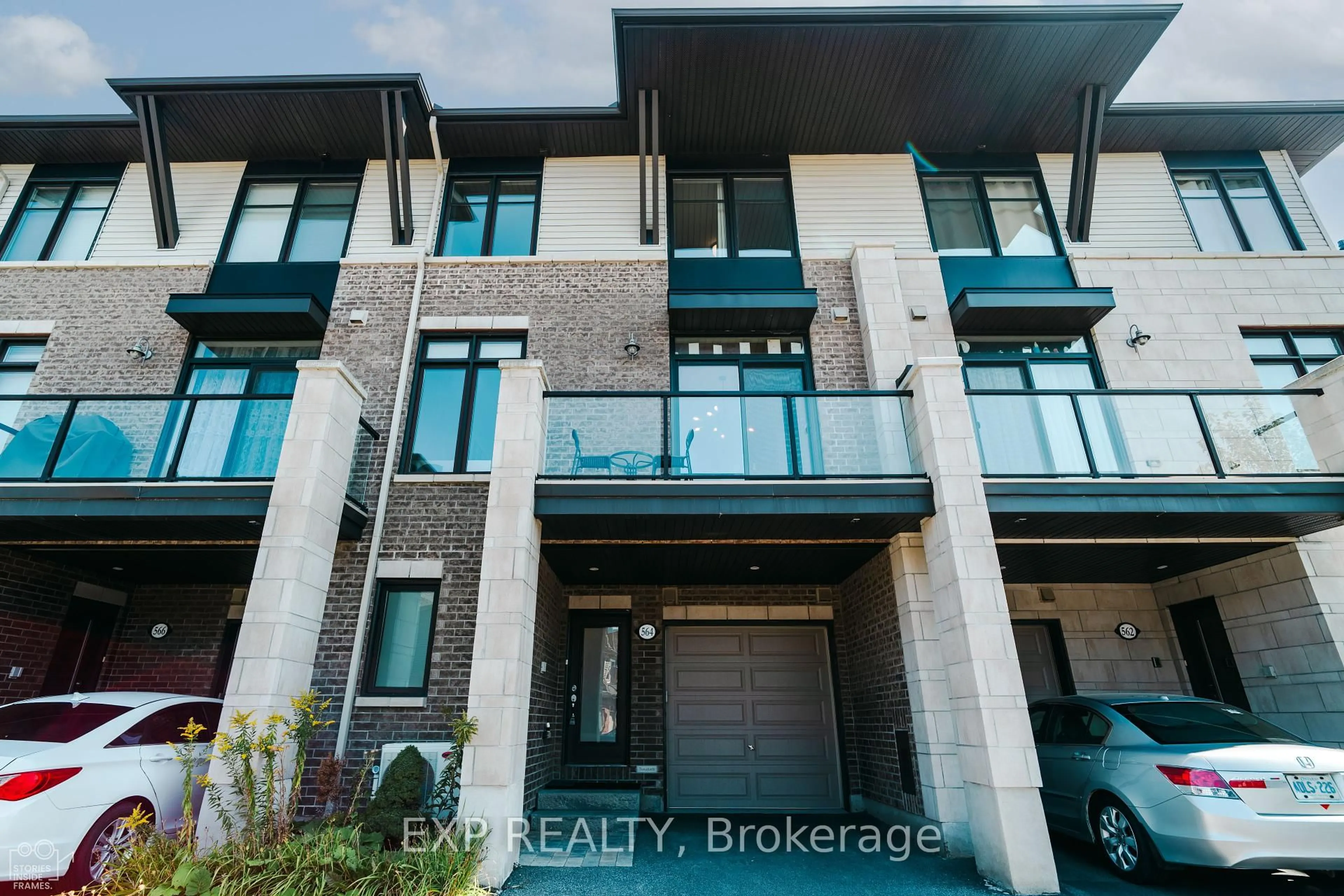 Unknown for 564 Labrador Cres, Ottawa Ontario K1T 0R3