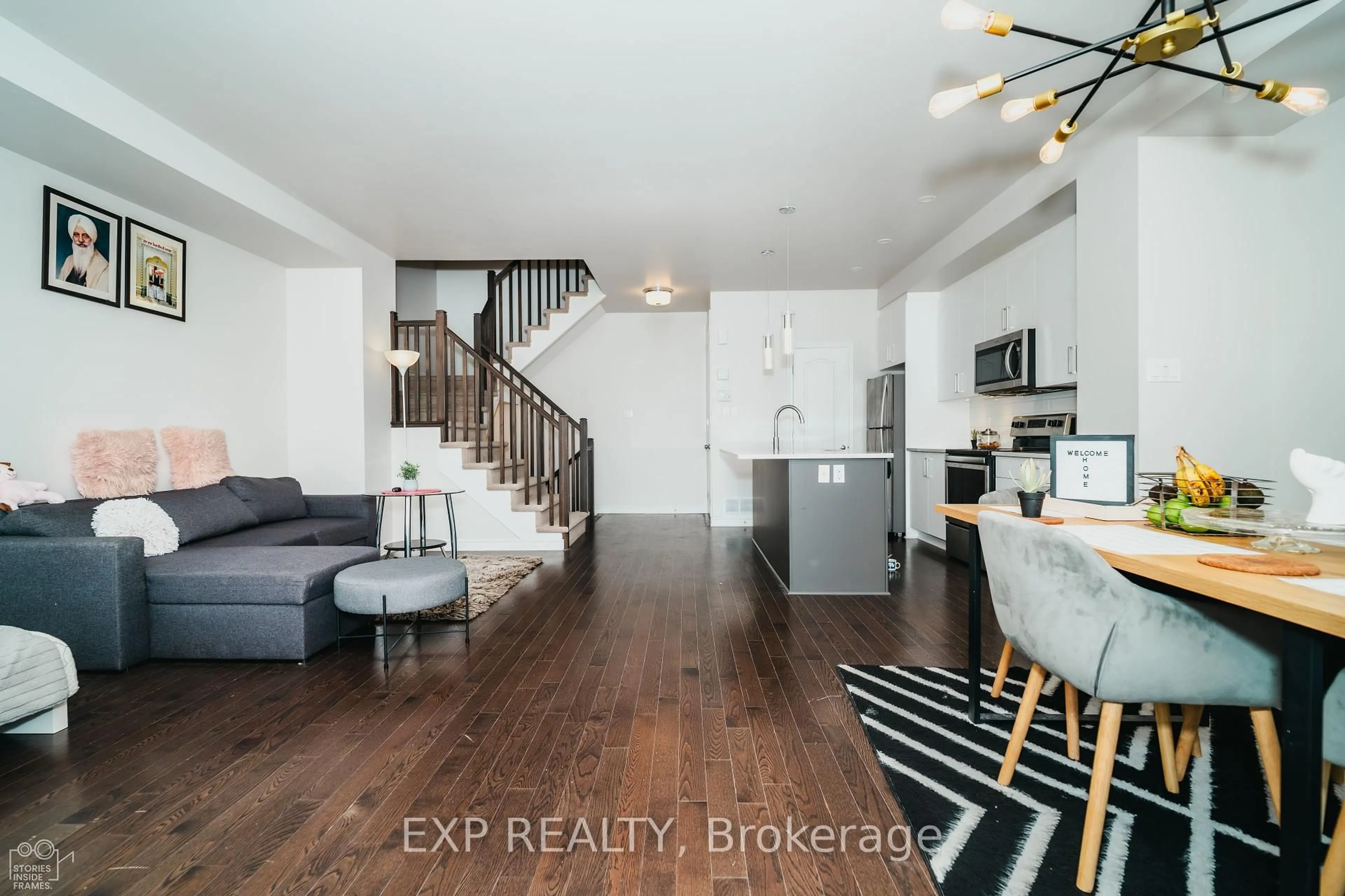 Unknown for 564 Labrador Cres, Ottawa Ontario K1T 0R3