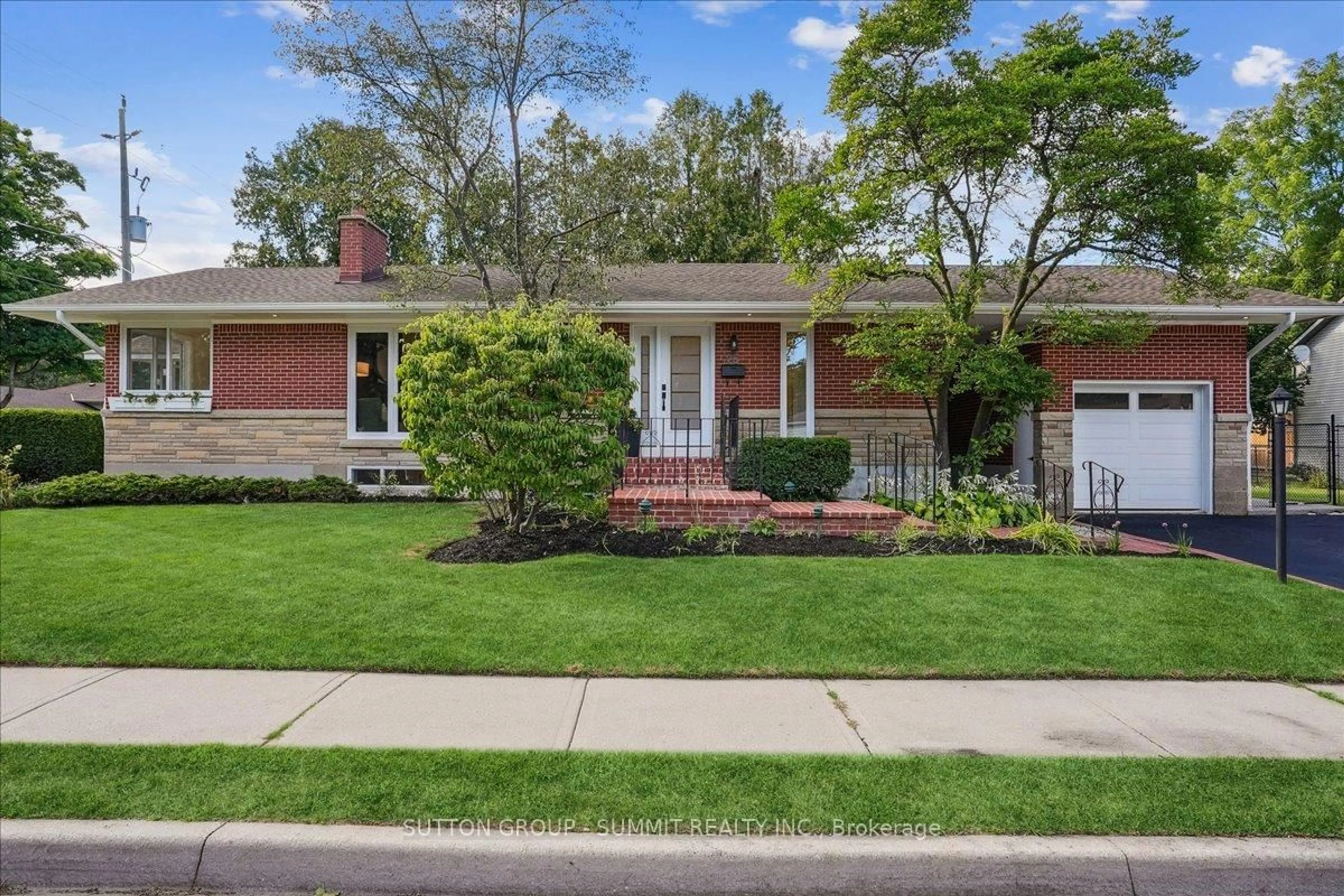 Home with brick exterior material, street for 25 Elgin St, Hamilton Ontario L0R 2H0