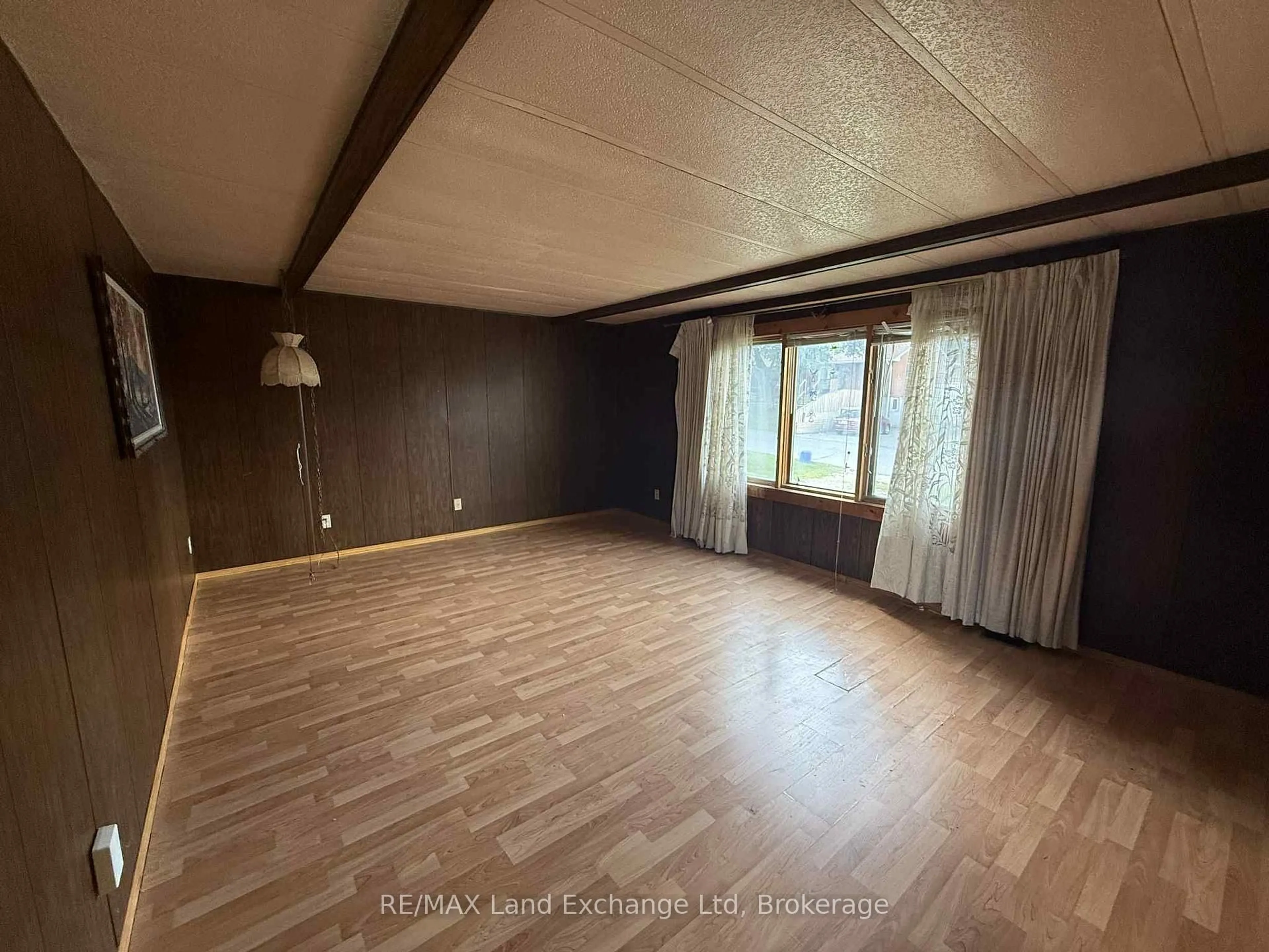 A pic of a room for 389 Catherine St, North Huron Ontario N0G 2W0