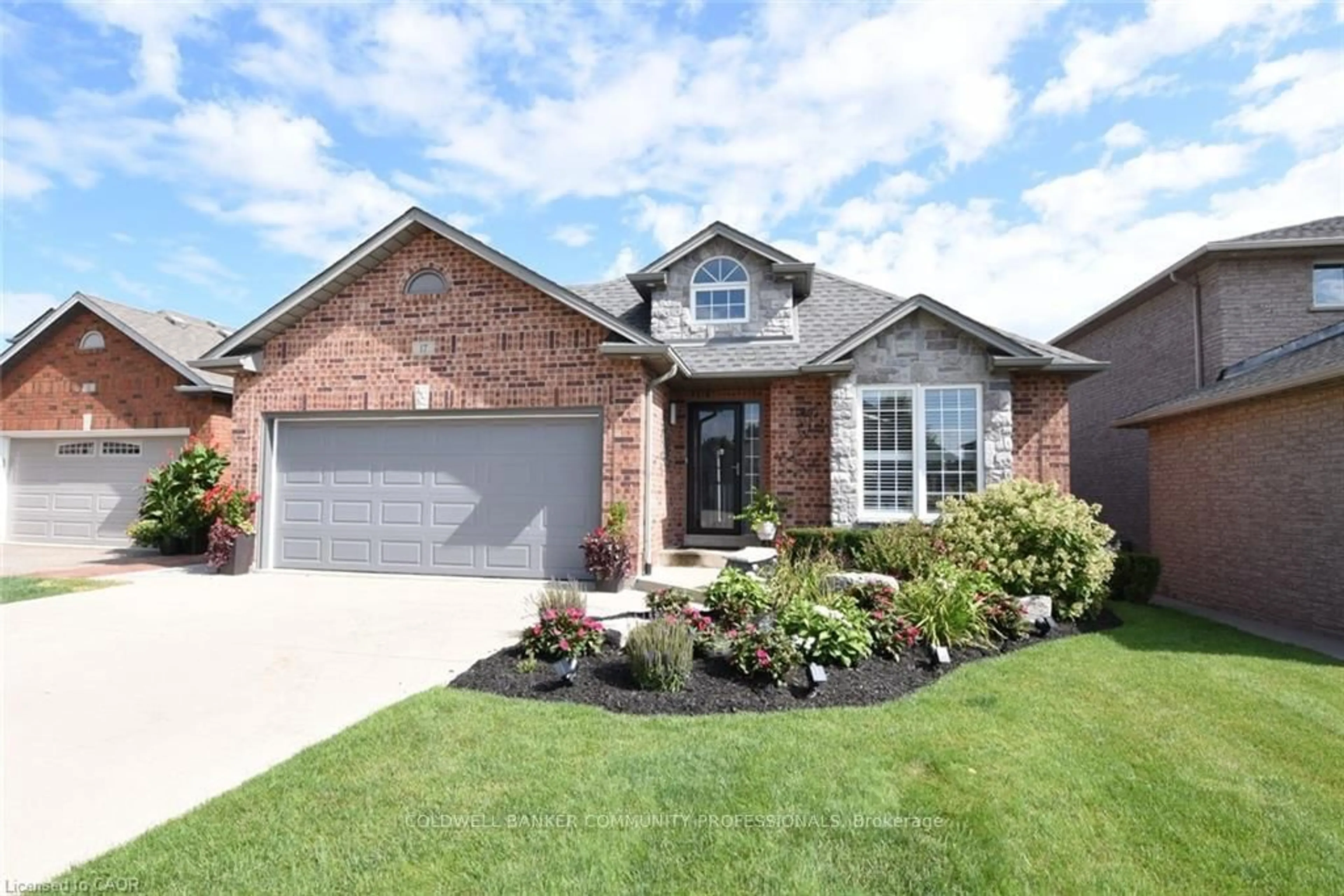 Home with brick exterior material, street for 17 Durrell Crt, Hamilton Ontario L9A 5H5