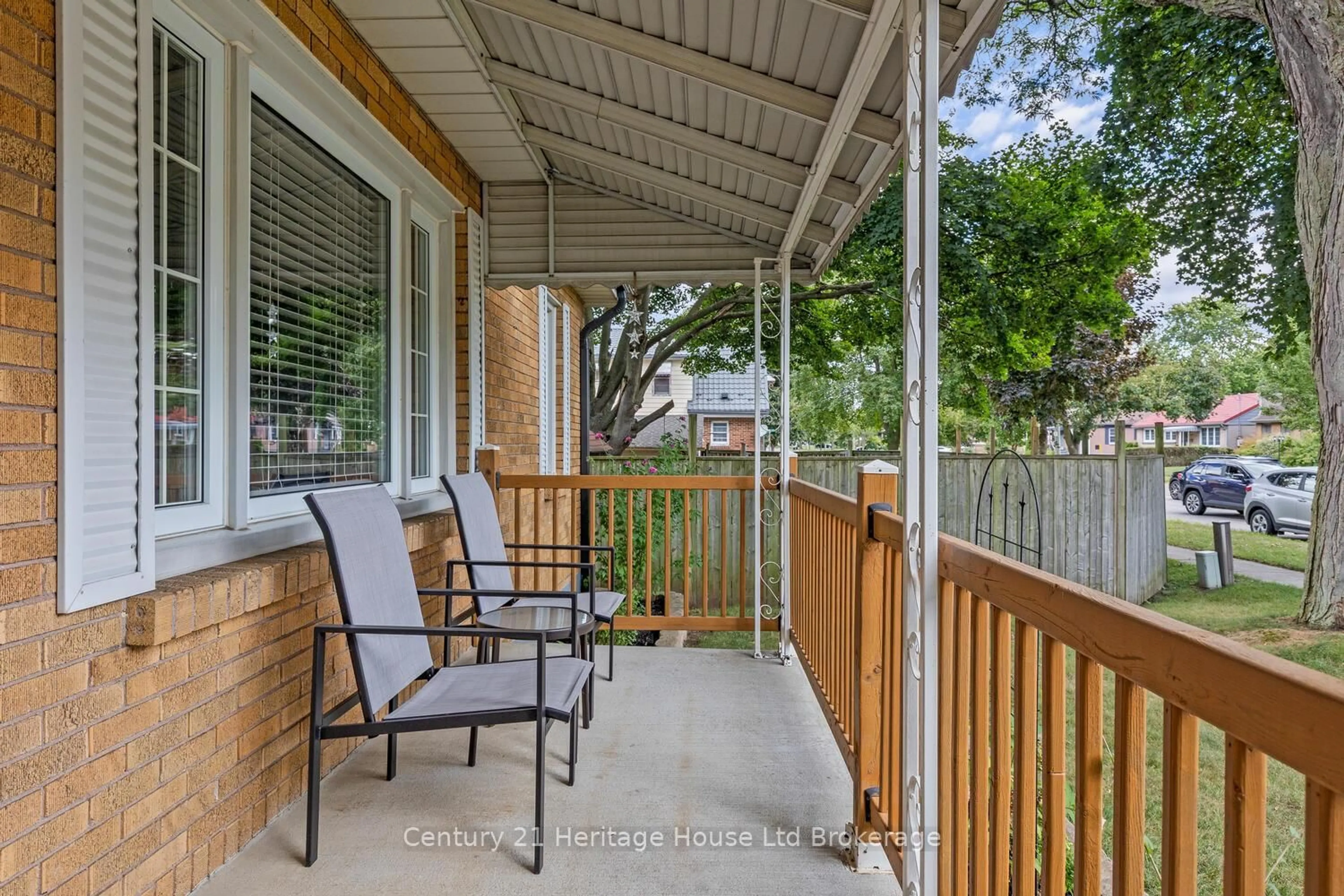 Patio, street for 1842 CHURCHILL Ave, London East Ontario N5W 2L5