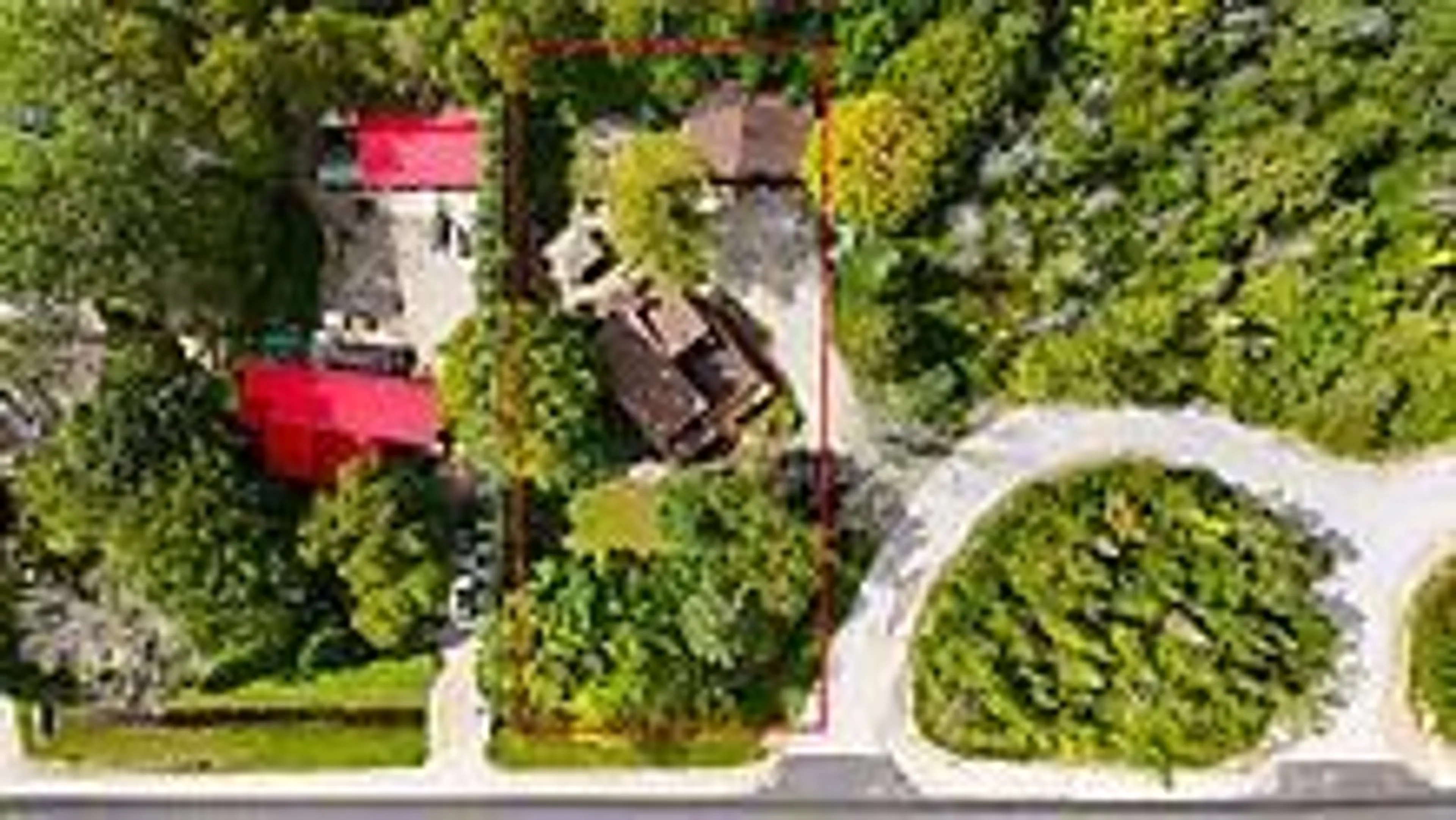 A pic from outside/outdoor area/front of a property/back of a property/a pic from drone, street for 340 Bryant St, South Bruce Peninsula Ontario N0H 2T0