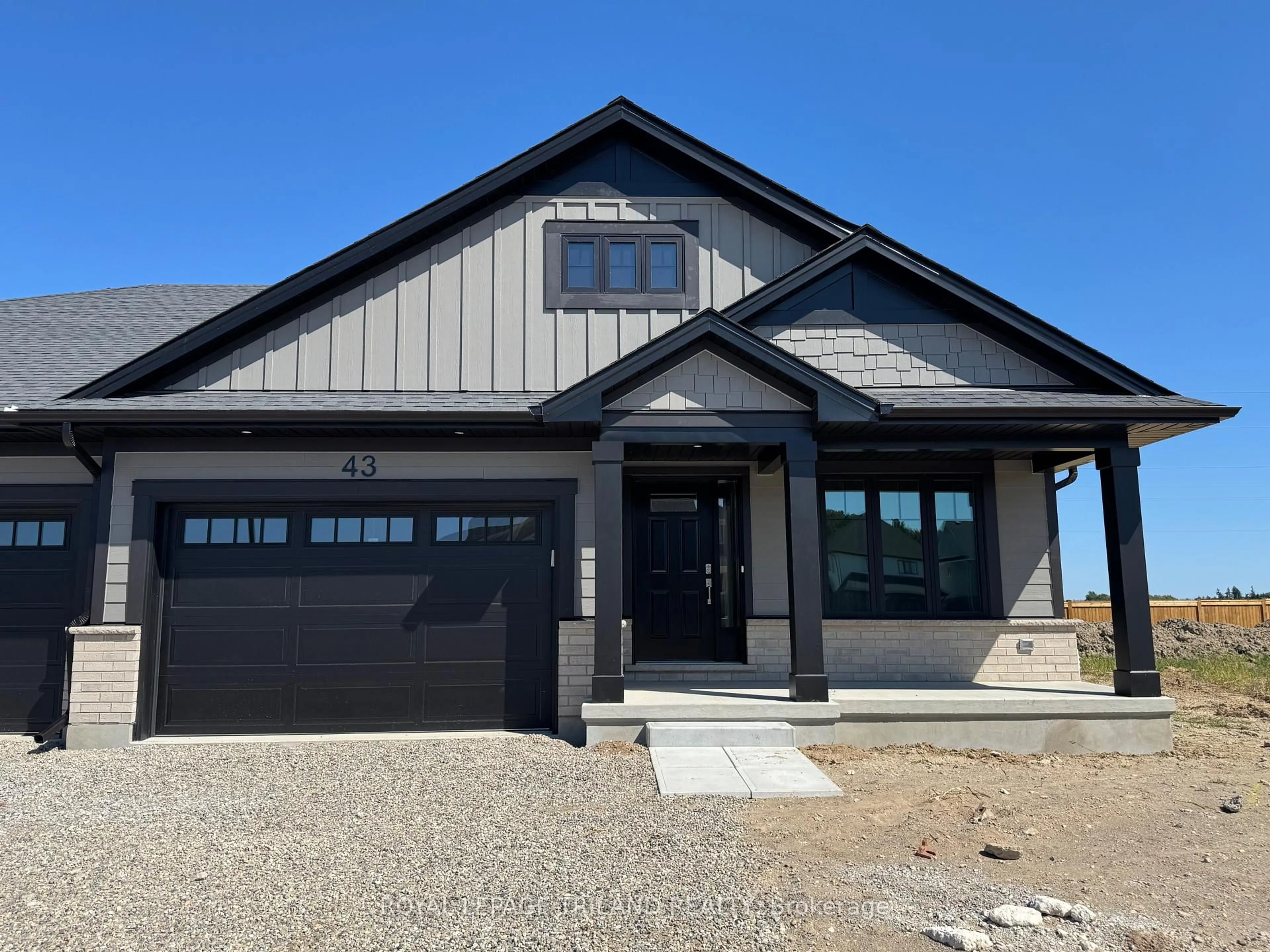 Home with vinyl exterior material, street for 43 Harrow Lane, St. Thomas Ontario N5R 0N4