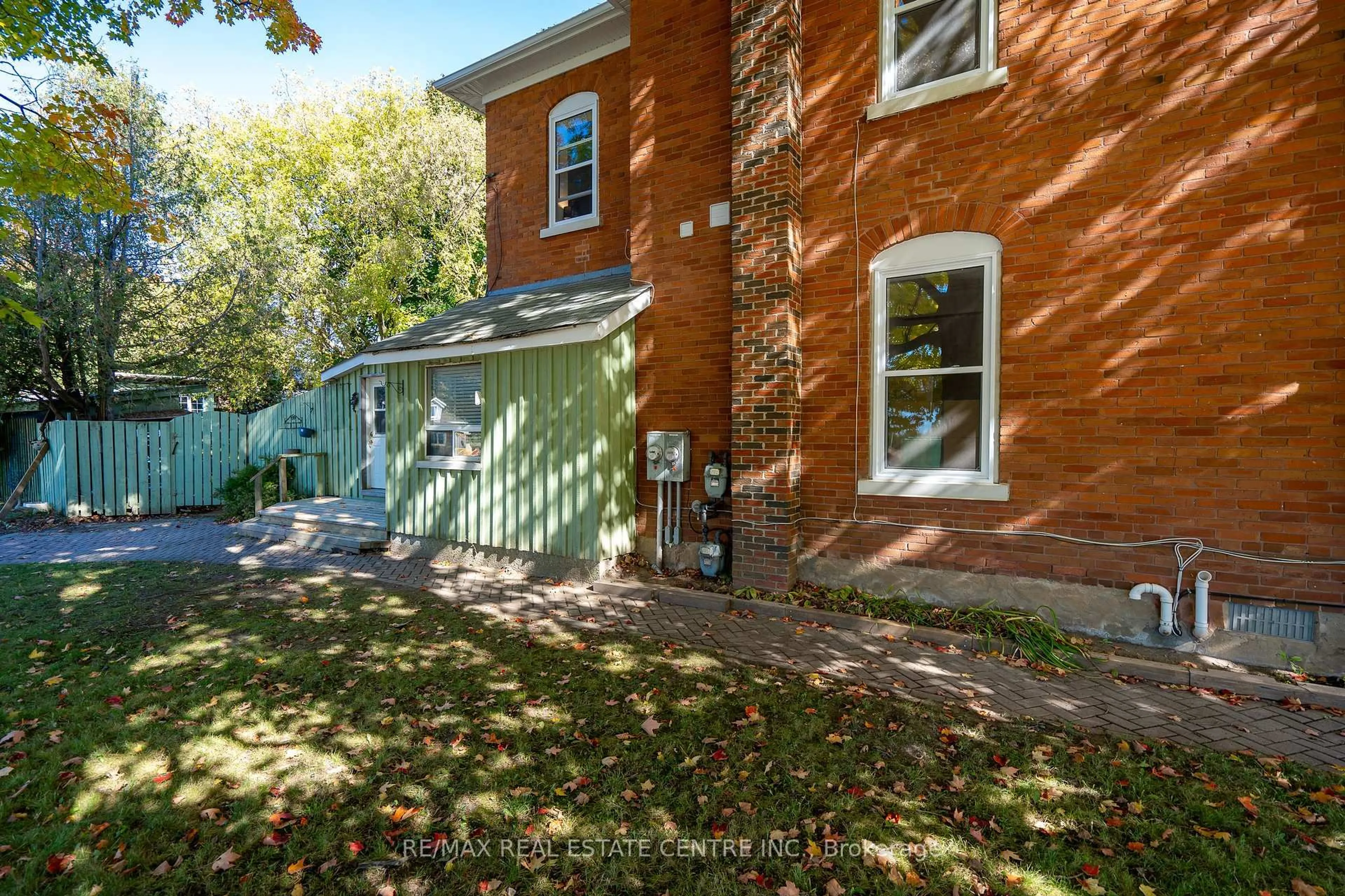 Home with brick exterior material, street for 154 Main St, Shelburne Ontario L0N 1S3