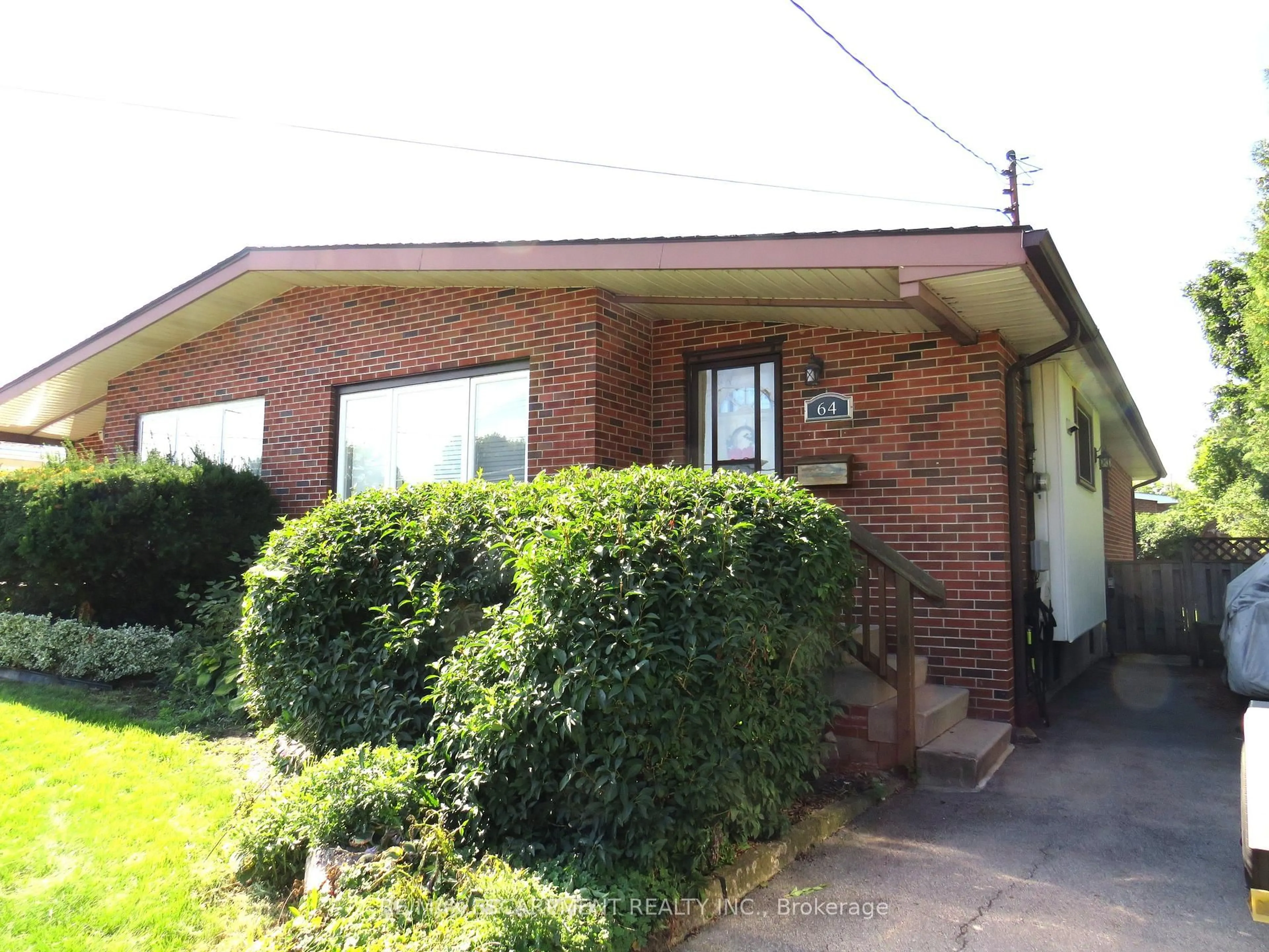 Unknown for 64 Luscombe St, Hamilton Ontario L9A 2J8