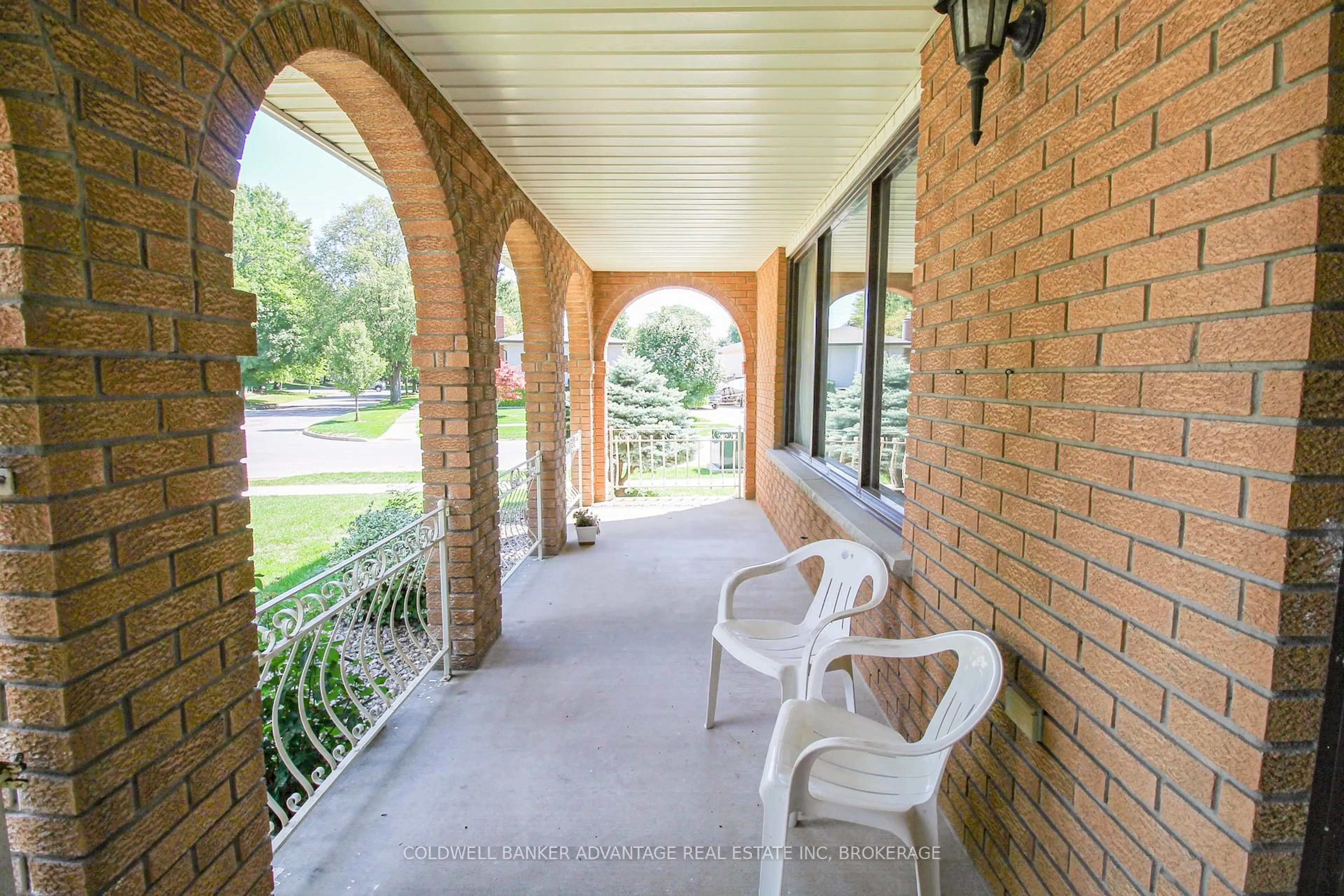 Patio, street for 167 Loyalist Dr, Welland Ontario L3C 6A3