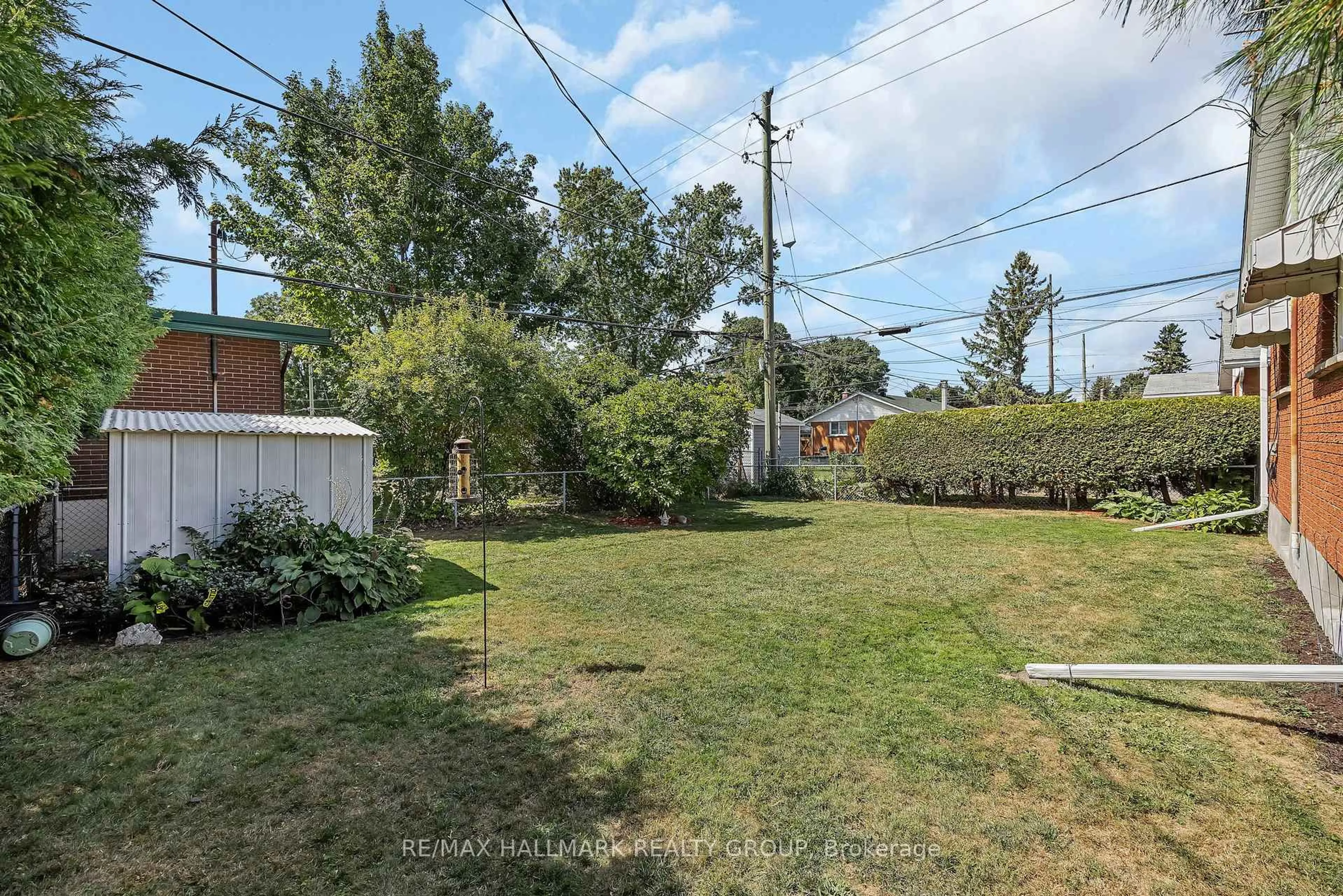 Patio, street for 1144 Cobden Rd, Ottawa Ontario K2C 2Z3