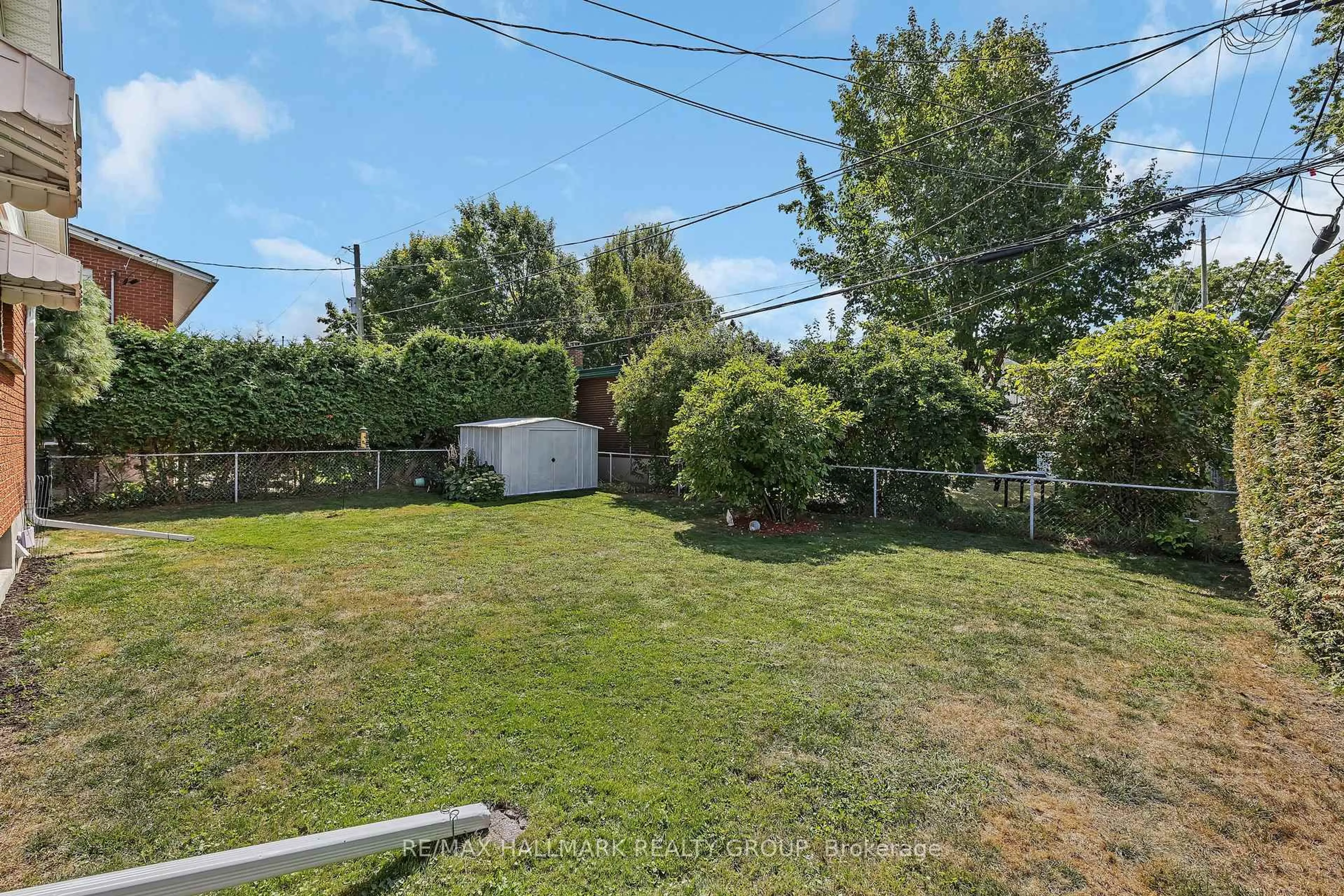 A pic from outside/outdoor area/front of a property/back of a property/a pic from drone, unknown for 1144 Cobden Rd, Ottawa Ontario K2C 2Z3