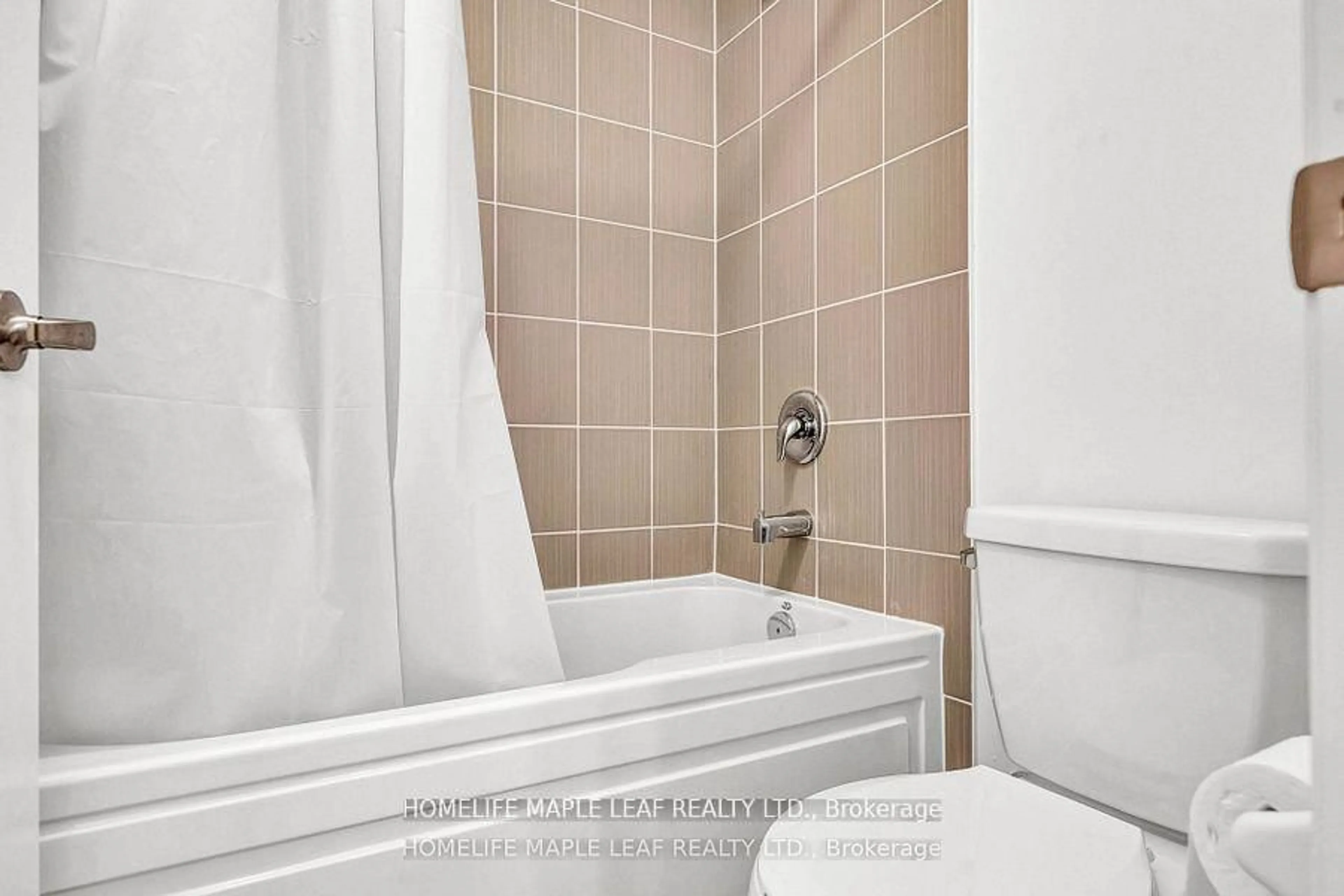 Standard bathroom, ceramic/tile floor for 377 Russell St, Southgate Ontario N0C 1B0