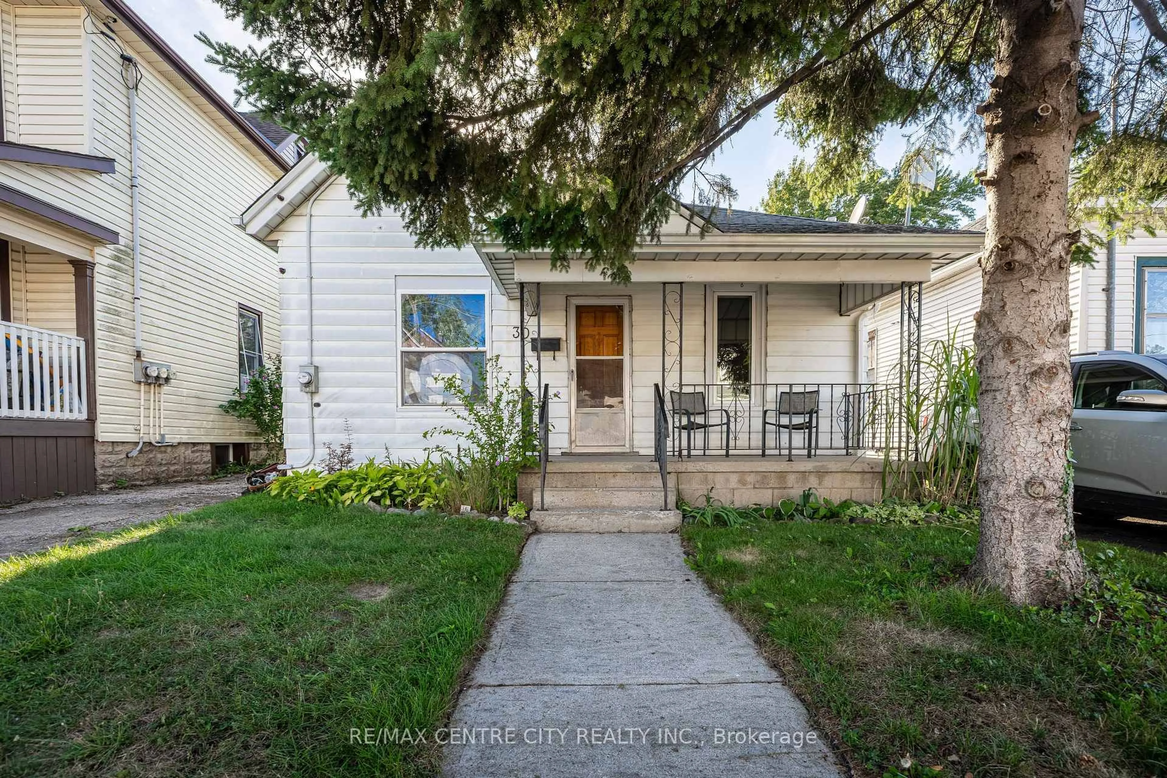 Unknown for 30 Yarwood St, St. Thomas Ontario N5P 2Y3
