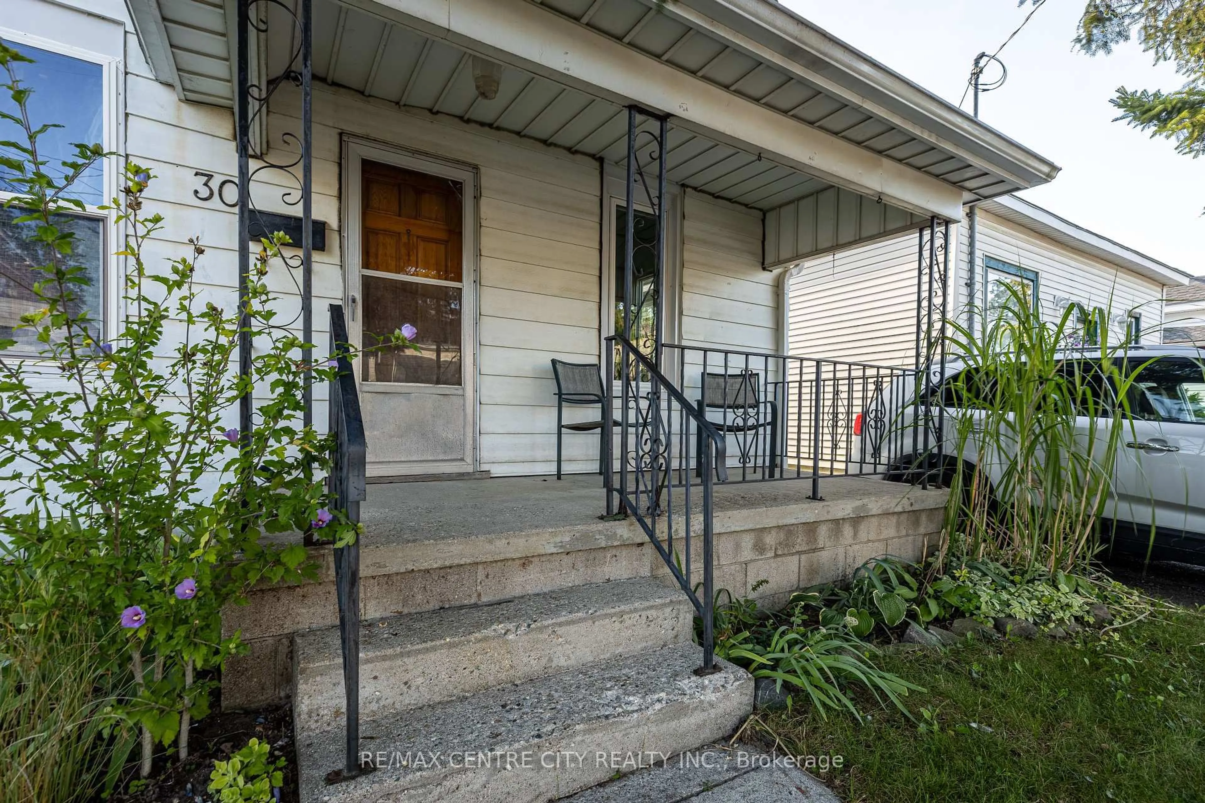 Unknown for 30 Yarwood St, St. Thomas Ontario N5P 2Y3