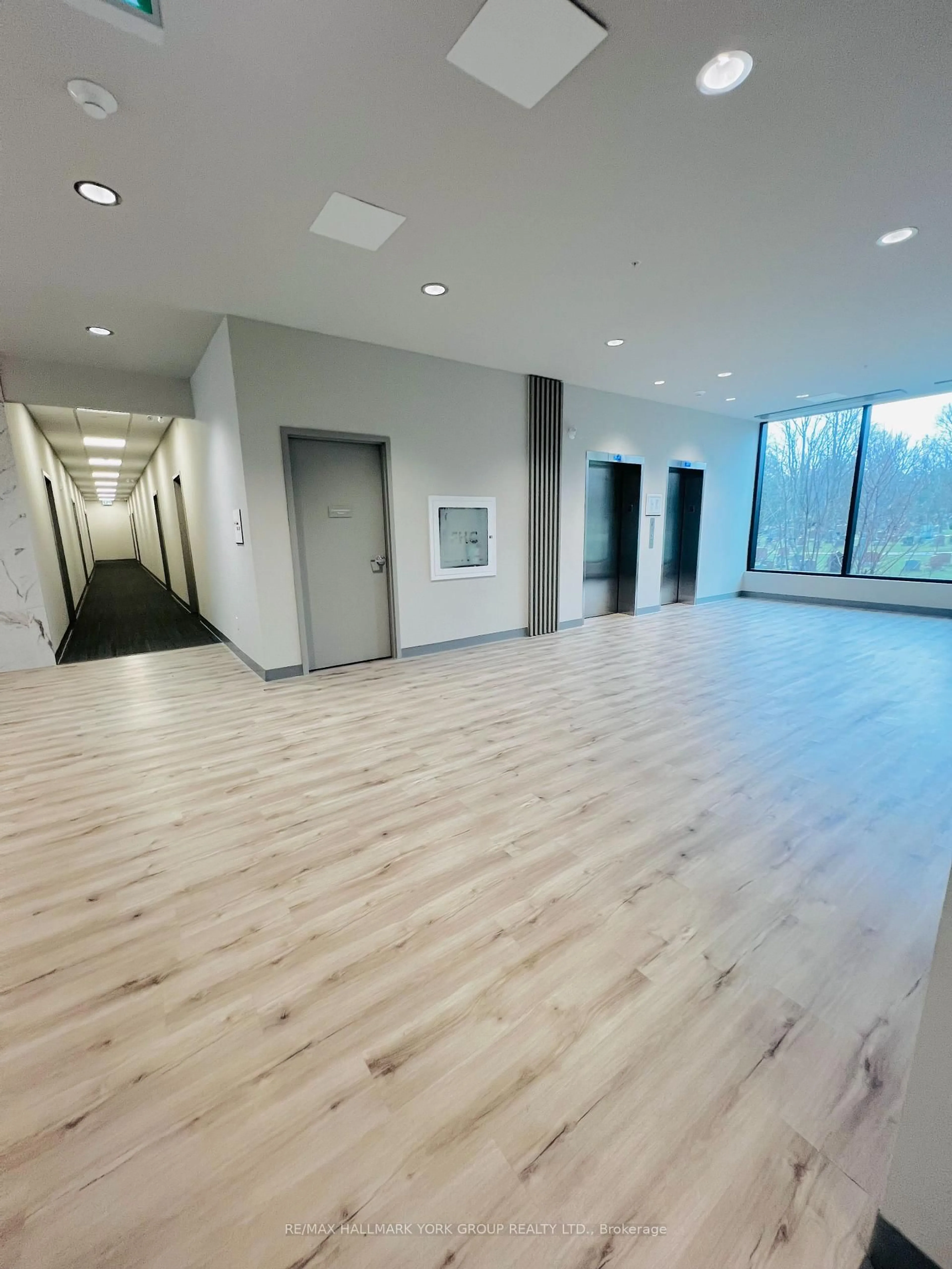 Indoor foyer for 107 ROGERS St #501, Waterloo Ontario N2J 0G3