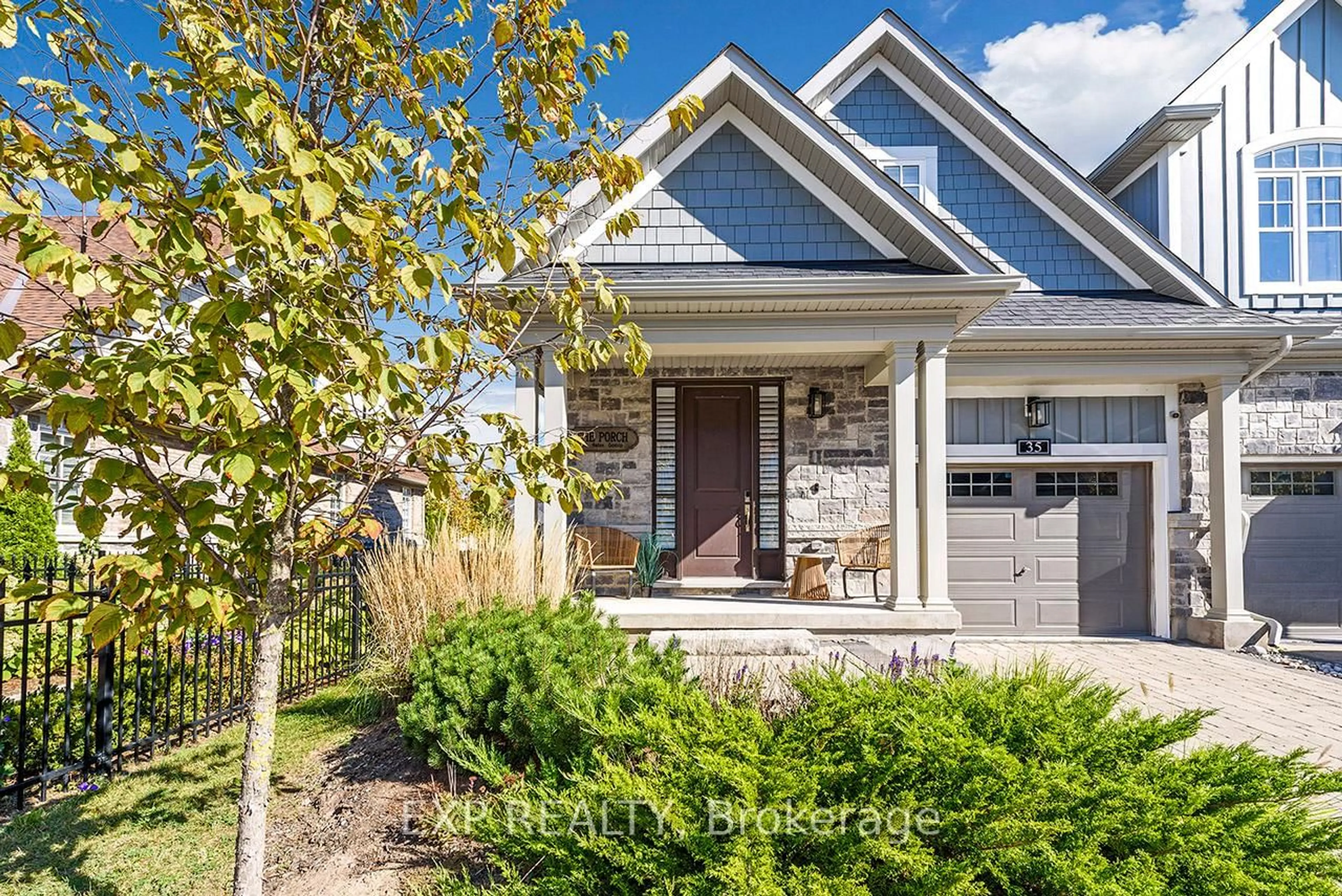 Home with brick exterior material, street for 35 Windsor Circ, Niagara-on-the-Lake Ontario L7S 1J0