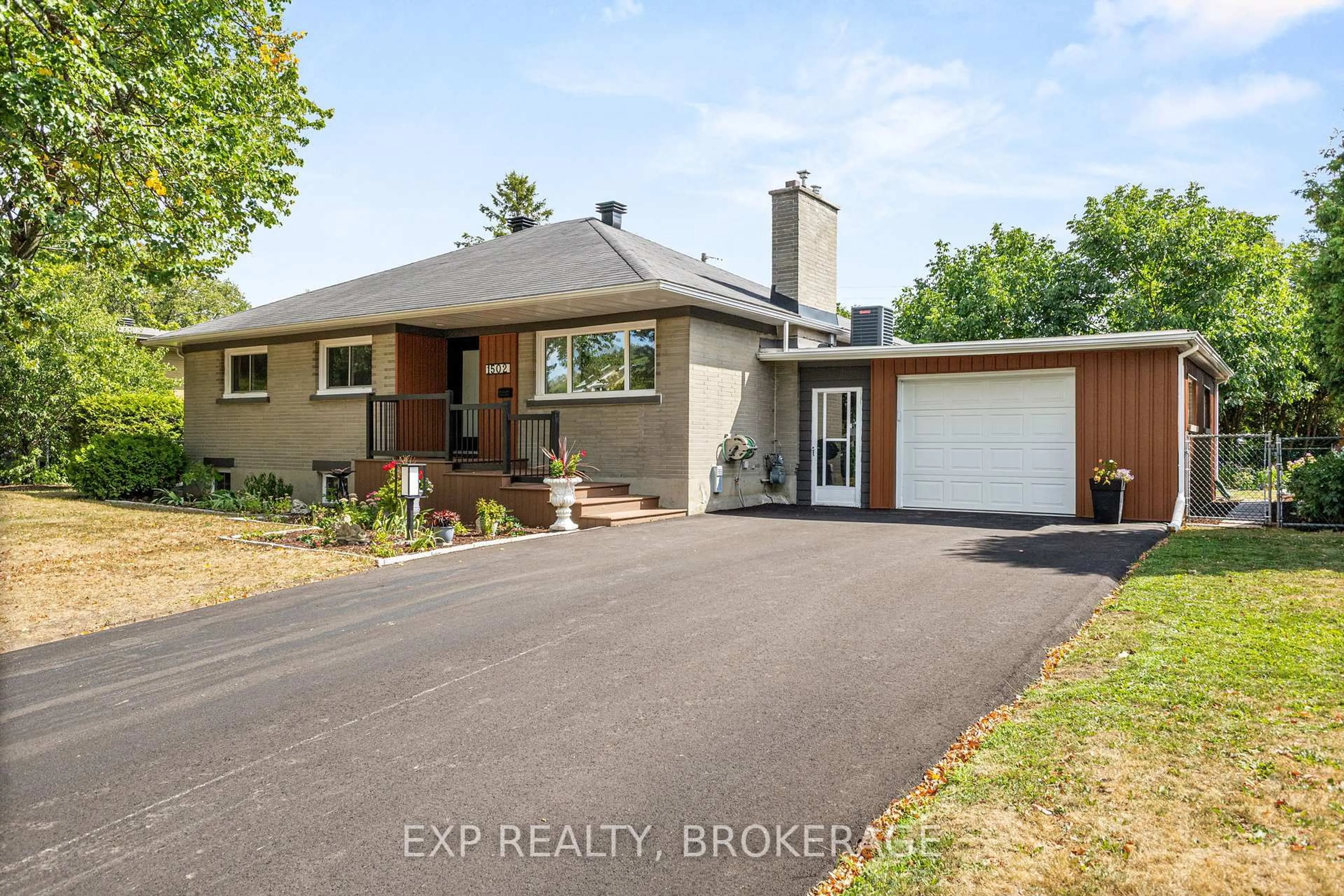 Unknown for 1502 Farnsworth Ave, Ottawa Ontario K1H 7C3
