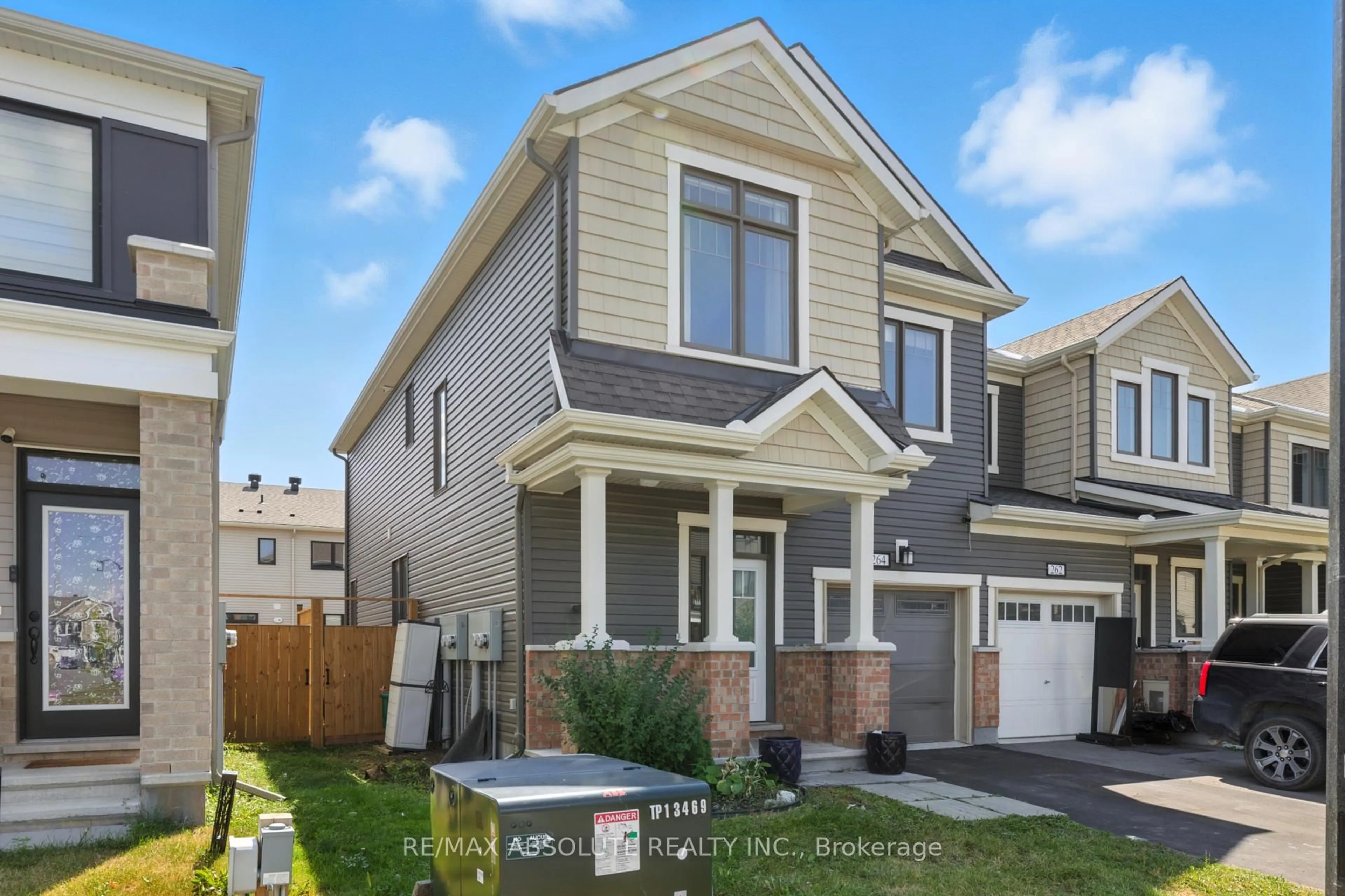 Home with vinyl exterior material, street for 264 Atima Circ, Nepean Ontario K2J 3L2