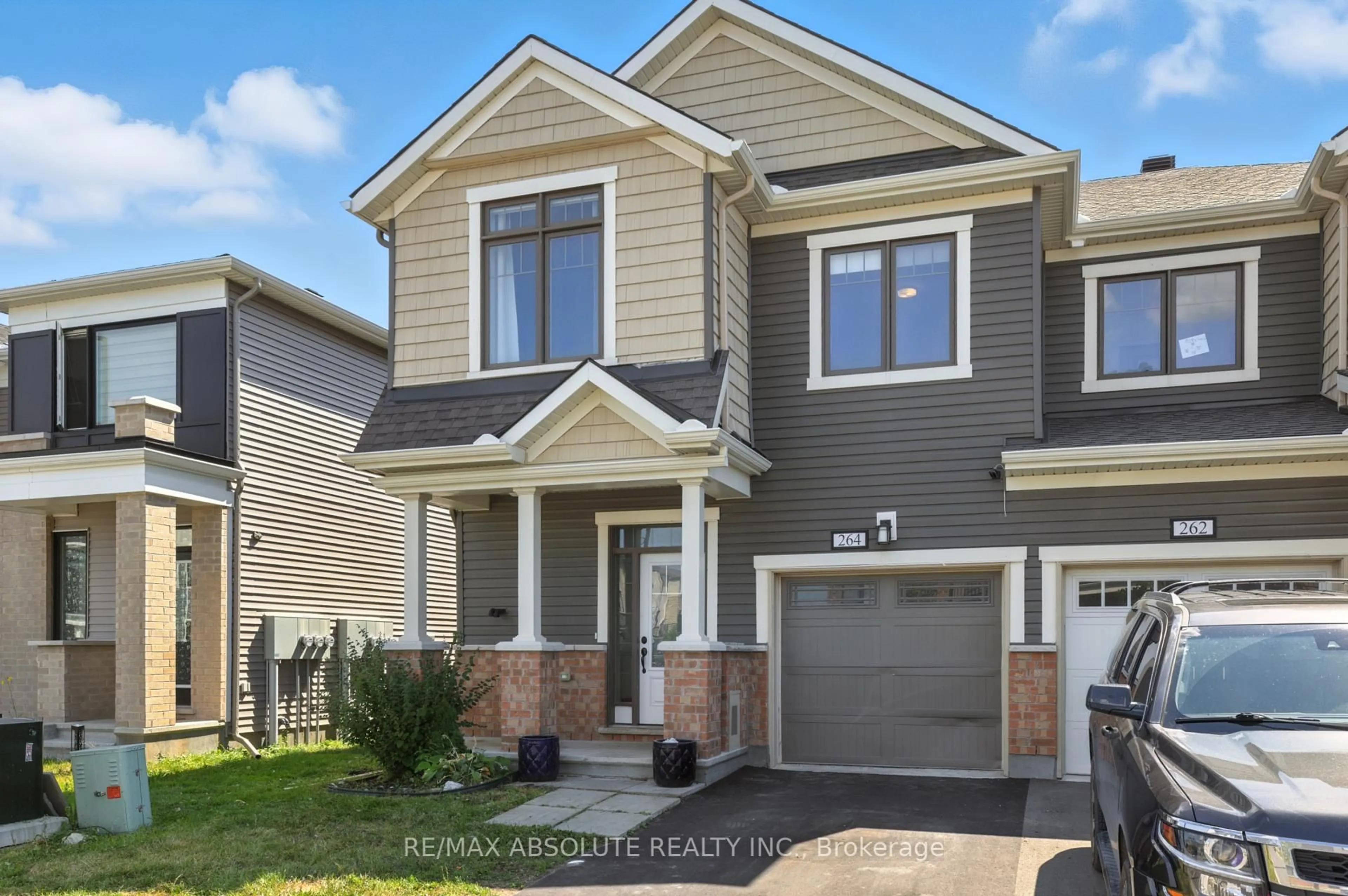 Home with vinyl exterior material, street for 264 Atima Circ, Nepean Ontario K2J 3L2