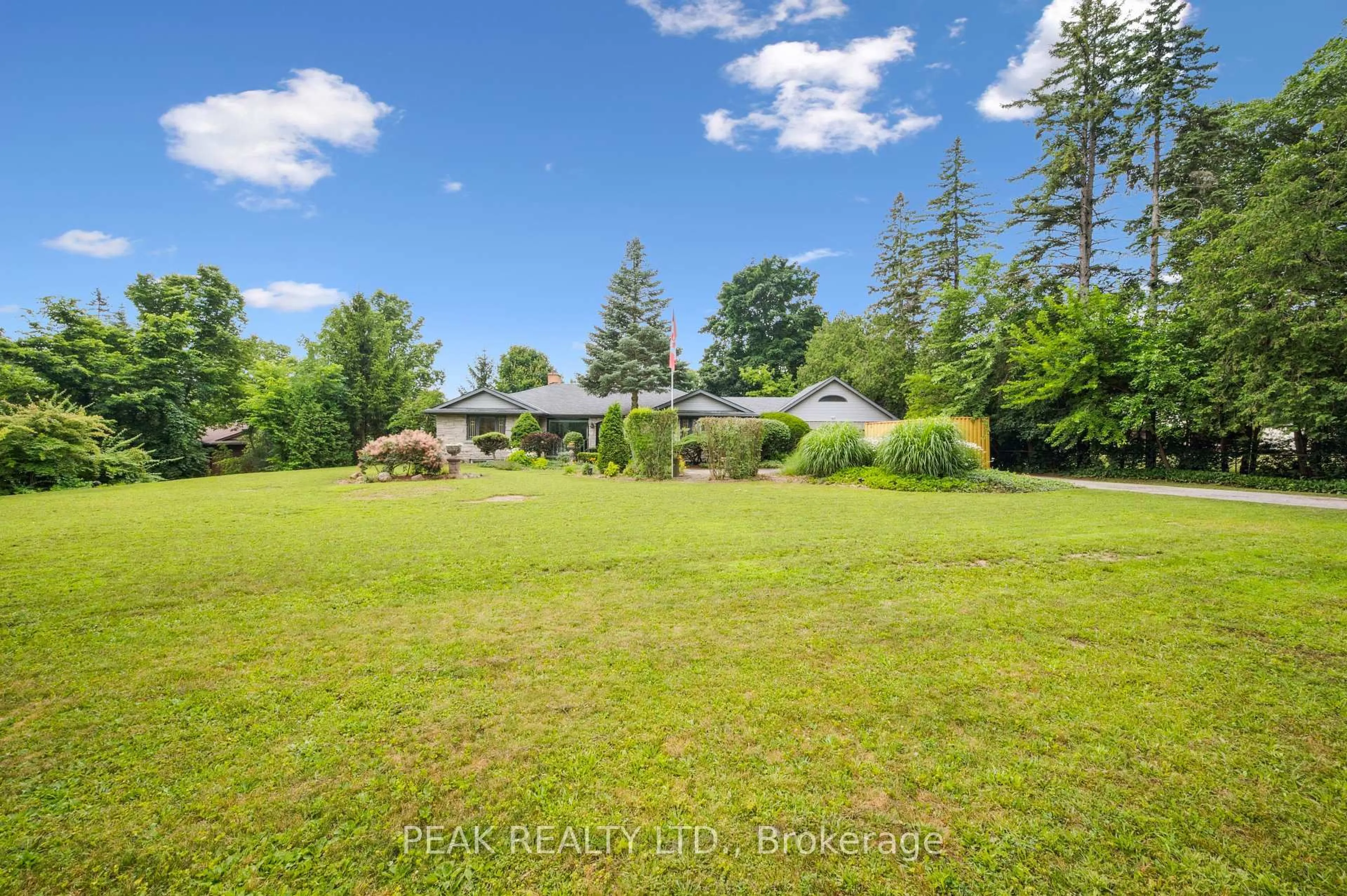 A pic from outside/outdoor area/front of a property/back of a property/a pic from drone, water/lake/river/ocean view for 91 Limerick Dr, Kitchener Ontario N2P 2G9