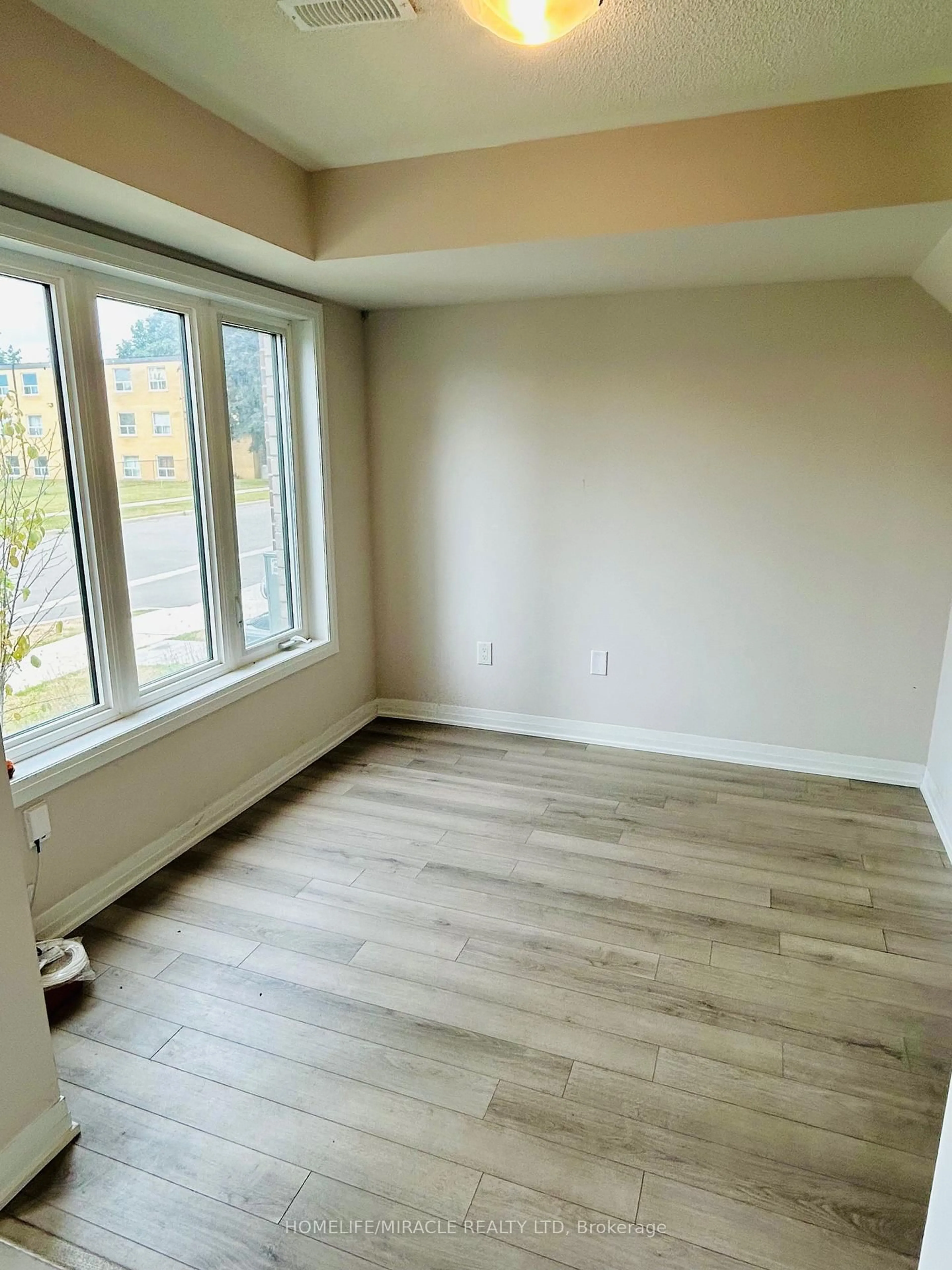 A pic of a room for 585 Colborne St #302, Brantford Ontario N3S 0K4