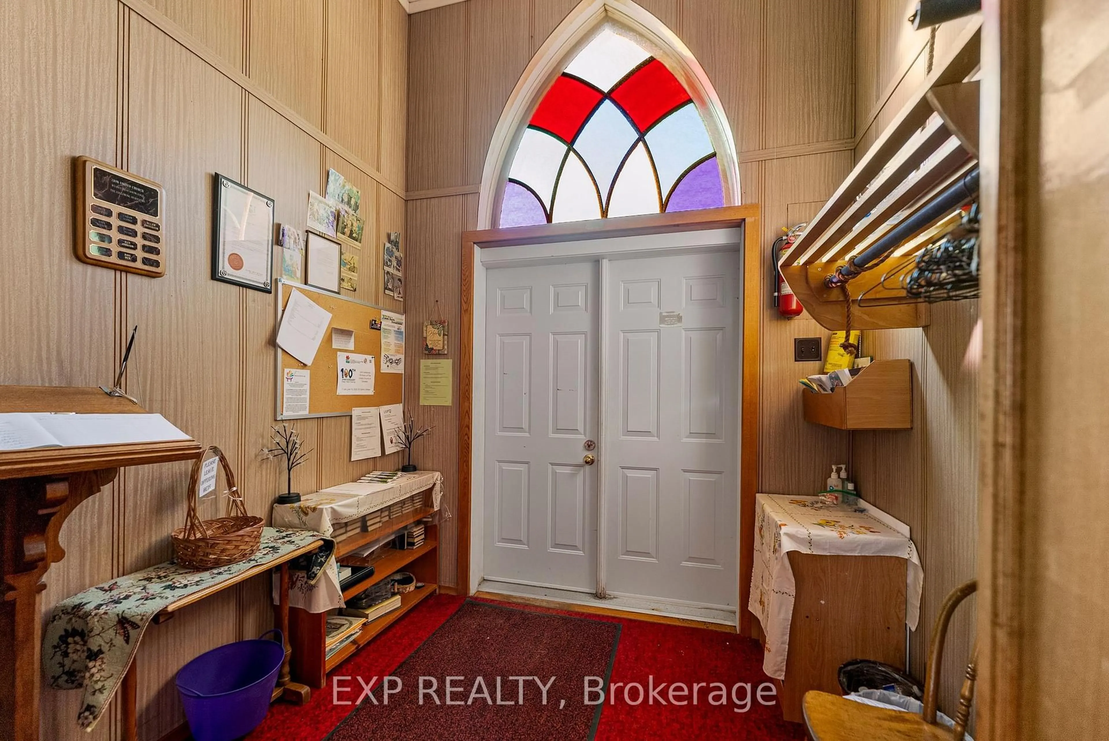 Indoor entryway for 64 Malloch St, Douglas Ontario K0J 1S0