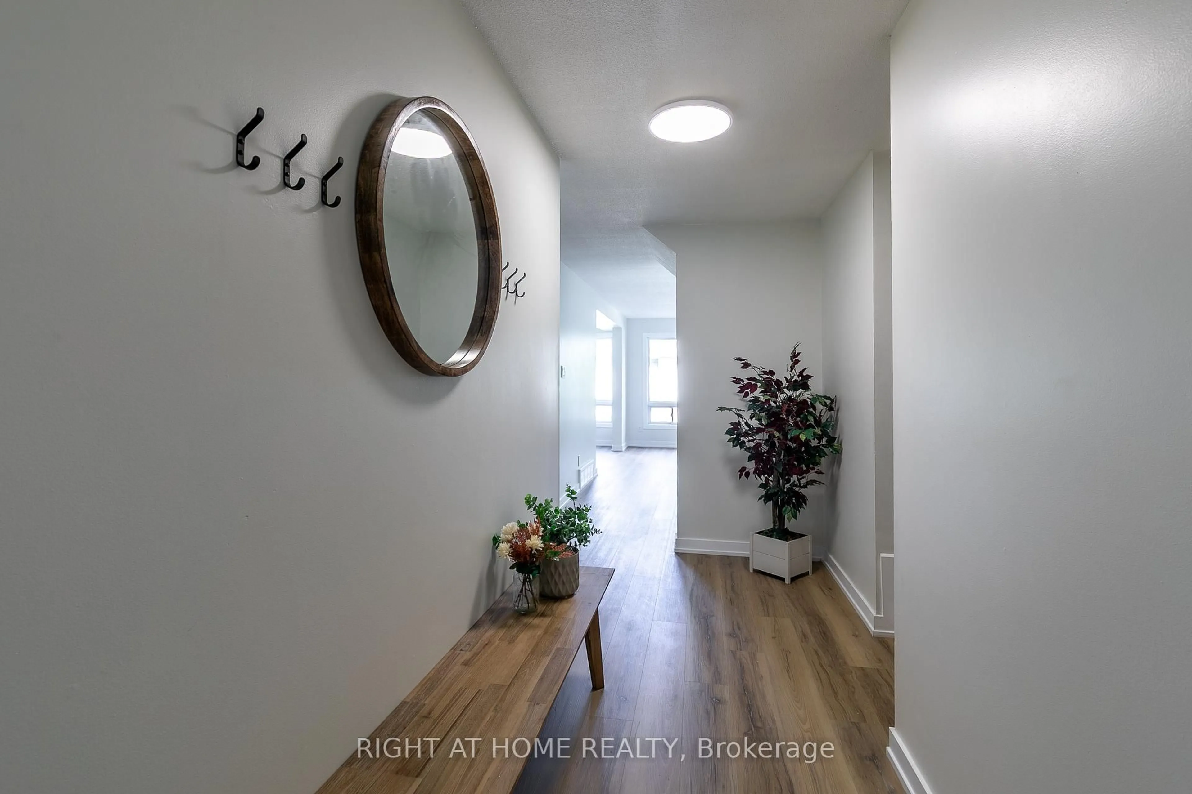 Indoor entryway for 2669 Southvale Dr #15, Ottawa Ontario K1B 4V2