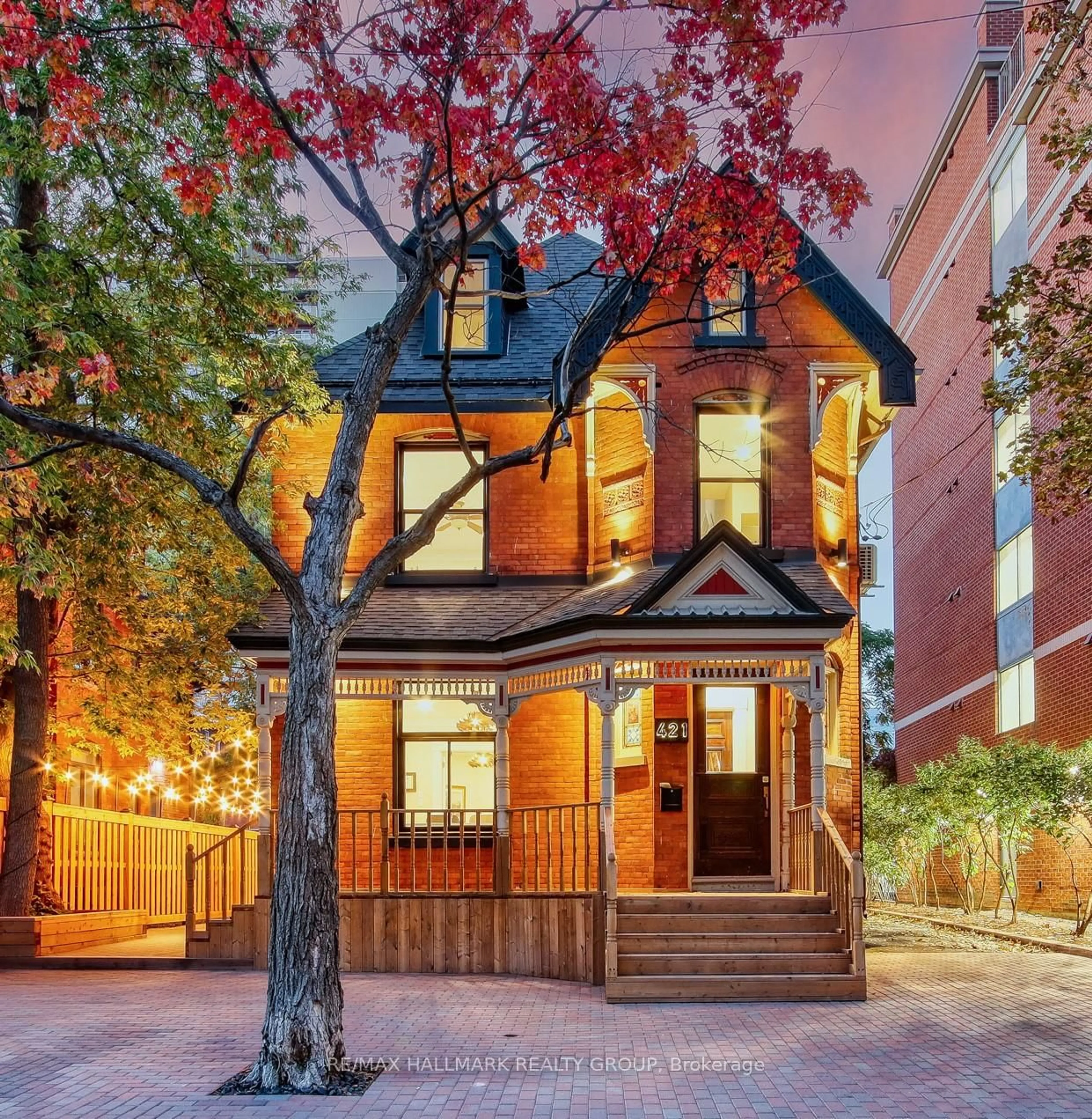 Home with brick exterior material, street for 421 Gilmour St, Ottawa Ontario K2P 0R5