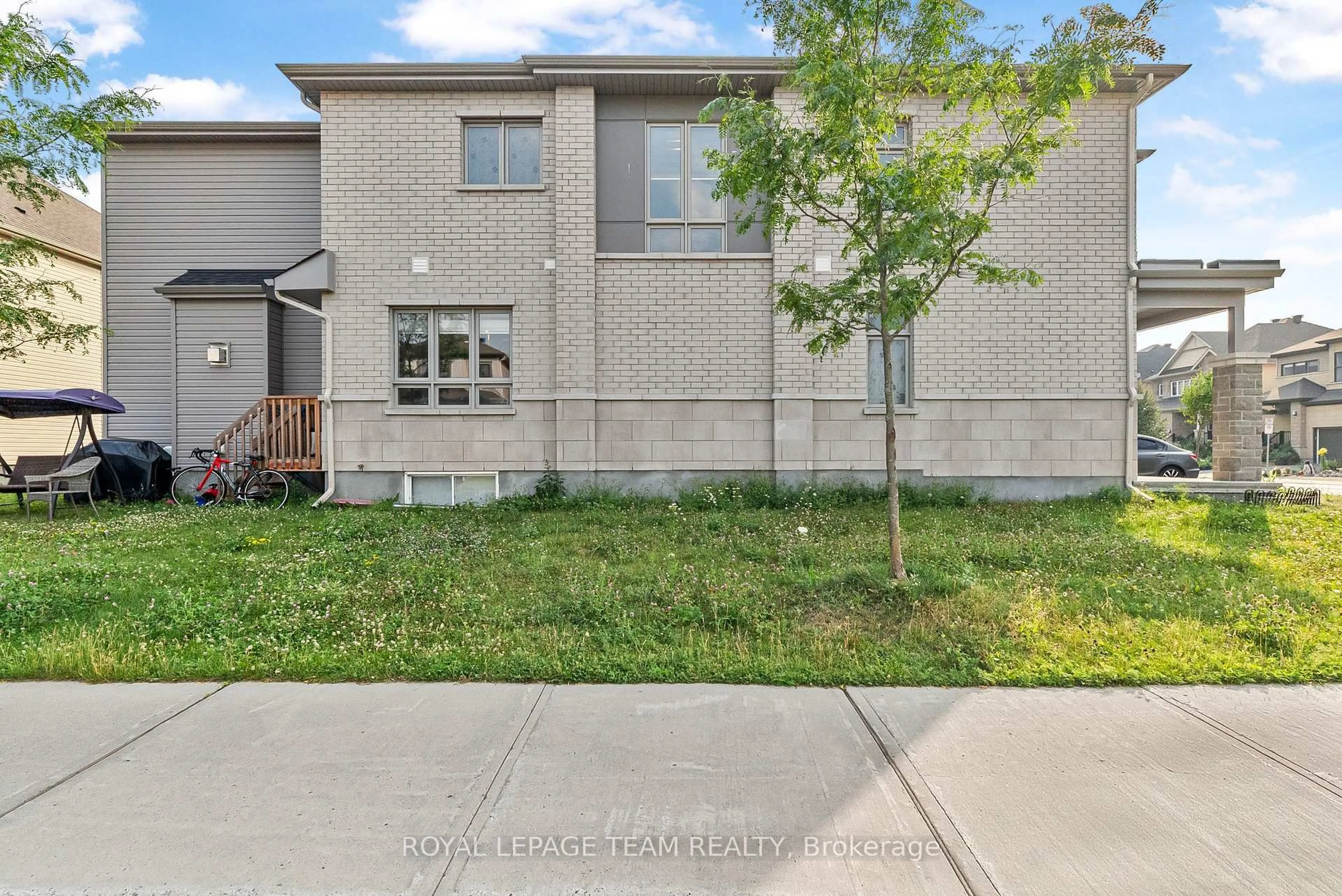 Unknown for 622 Parade Dr, Ottawa Ontario K2S 0Y7