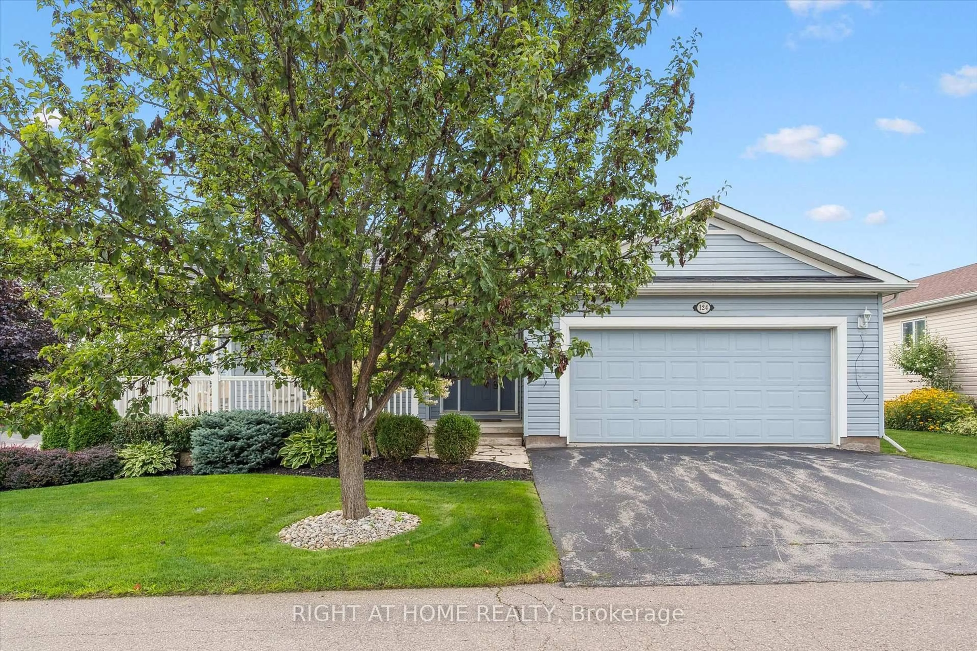 Unknown for 124 Crumlin Lane, Hamilton Ontario L8B 1A5